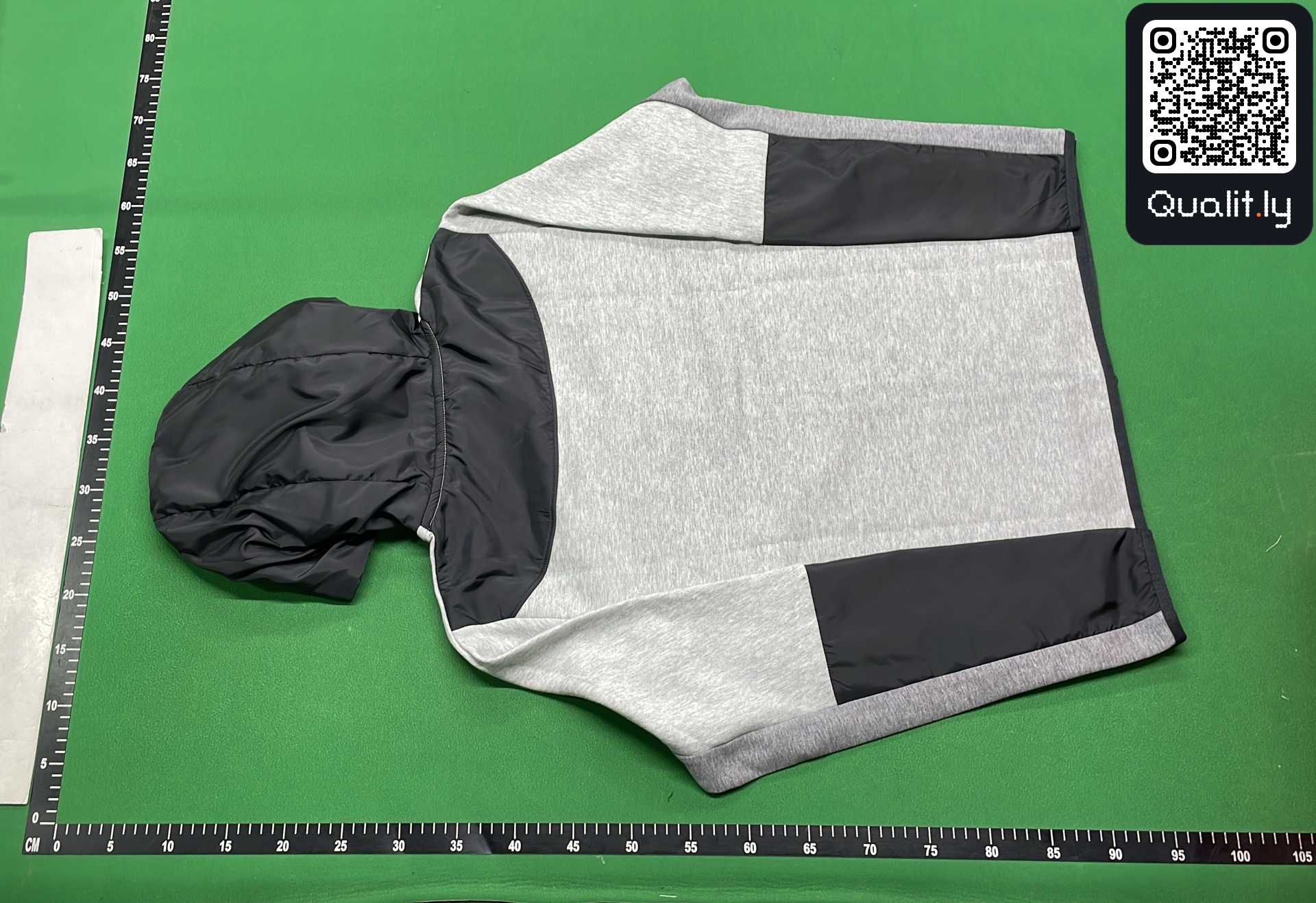 Sweat à capuche — photo QC 3 sur 46