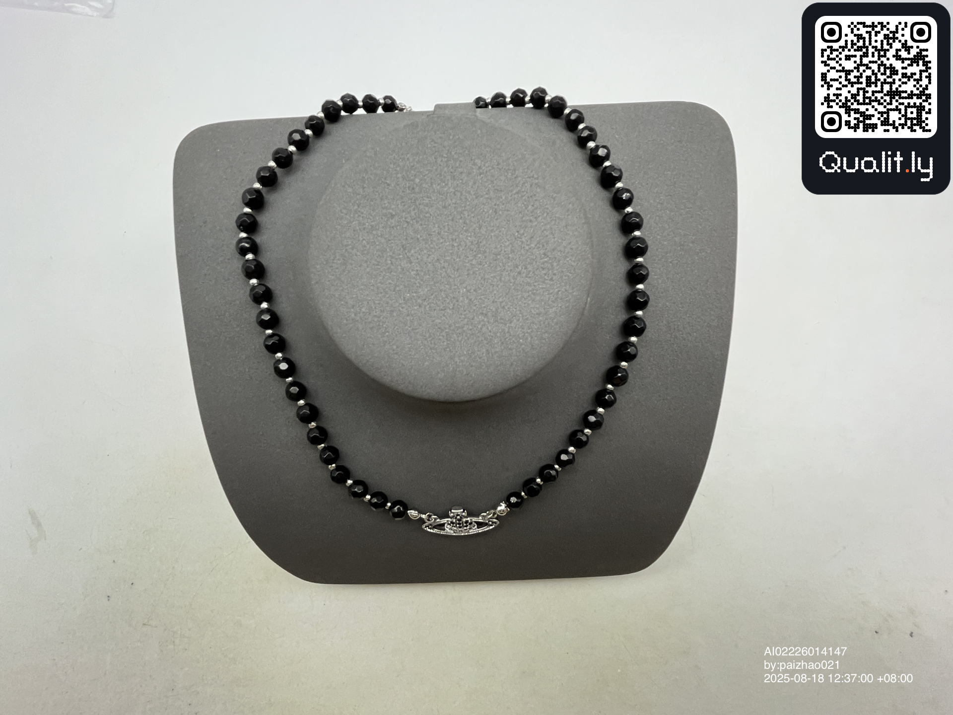 Schmuck — QC-Foto 3 von 3