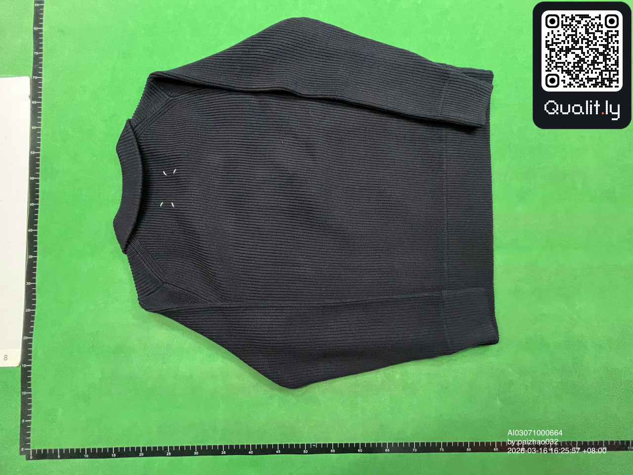 Sweater QC photo 2 of 50