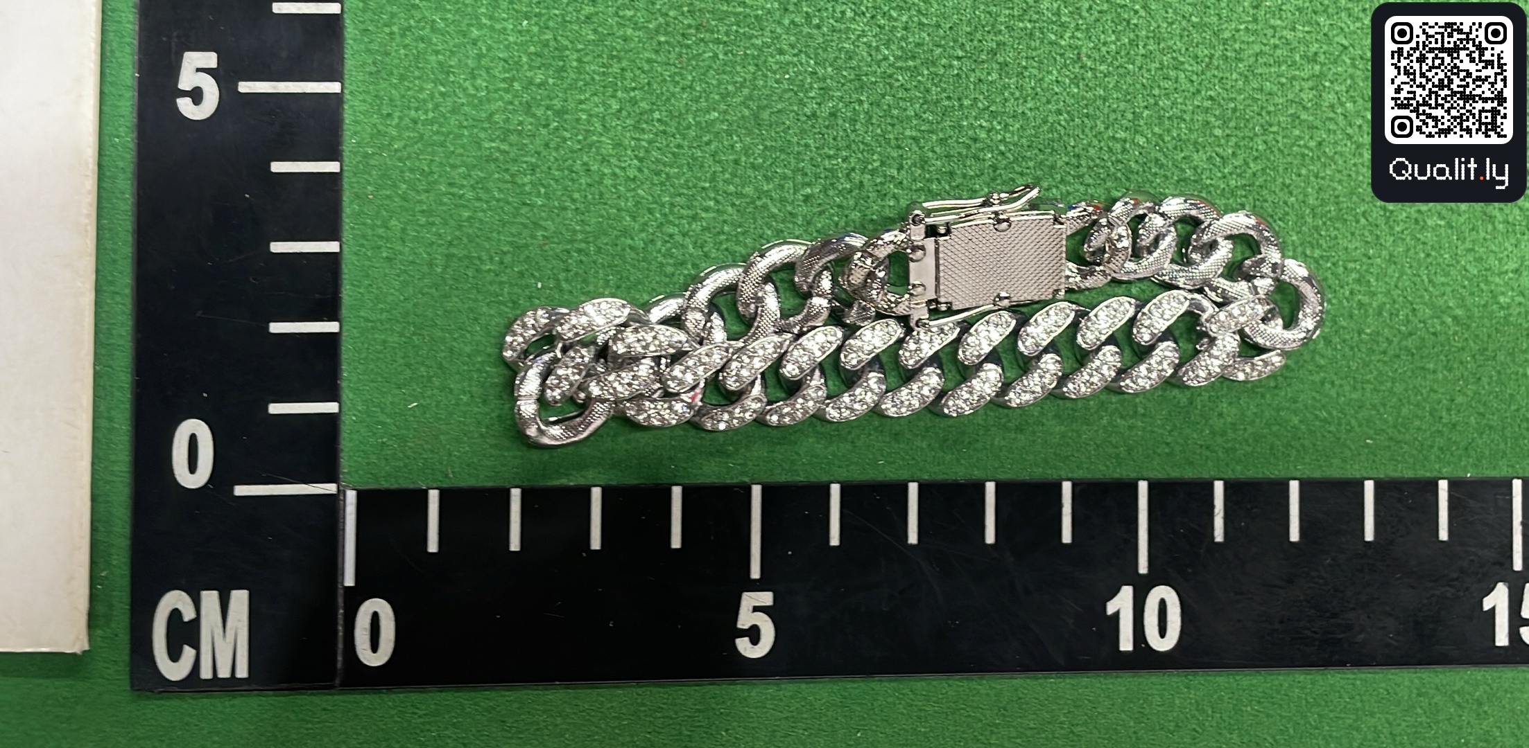 Bijou — photo QC 2 sur 79