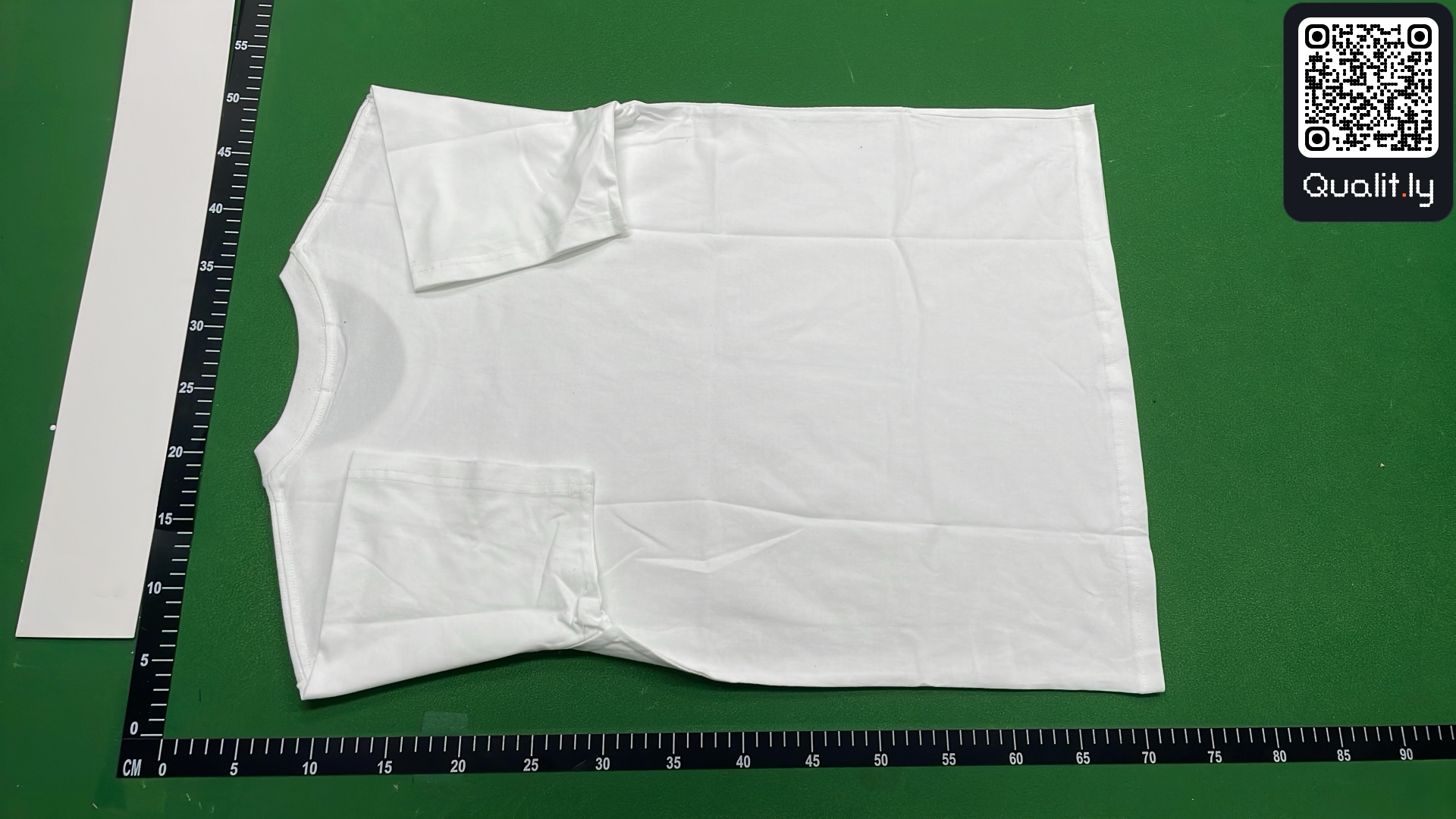 T-shirt — foto QC 3 de 8