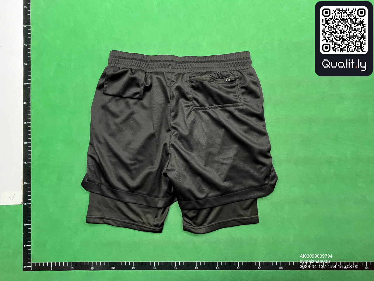 Short — photo QC 2 sur 30