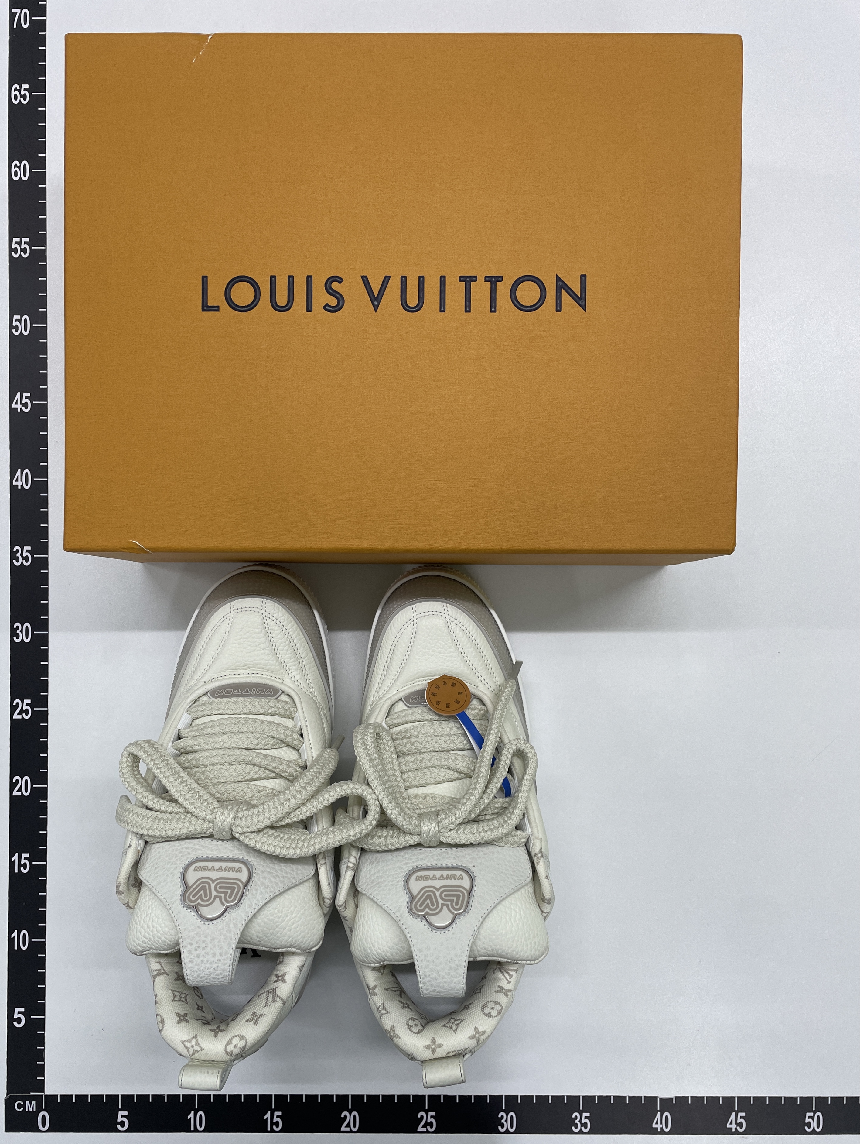 Sneakers QC photo 1 of 62