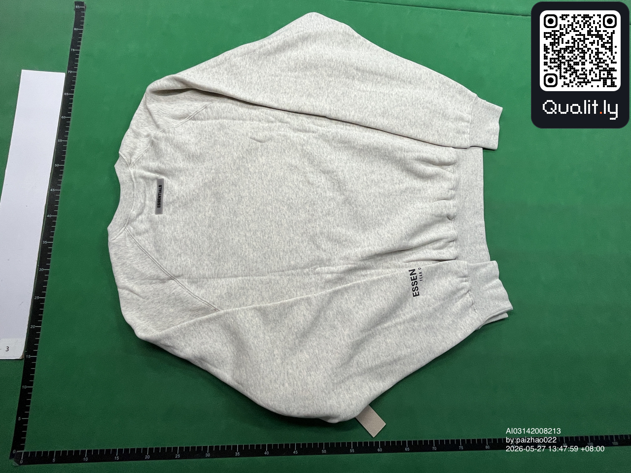 Sweater — QC-foto 2 van 4