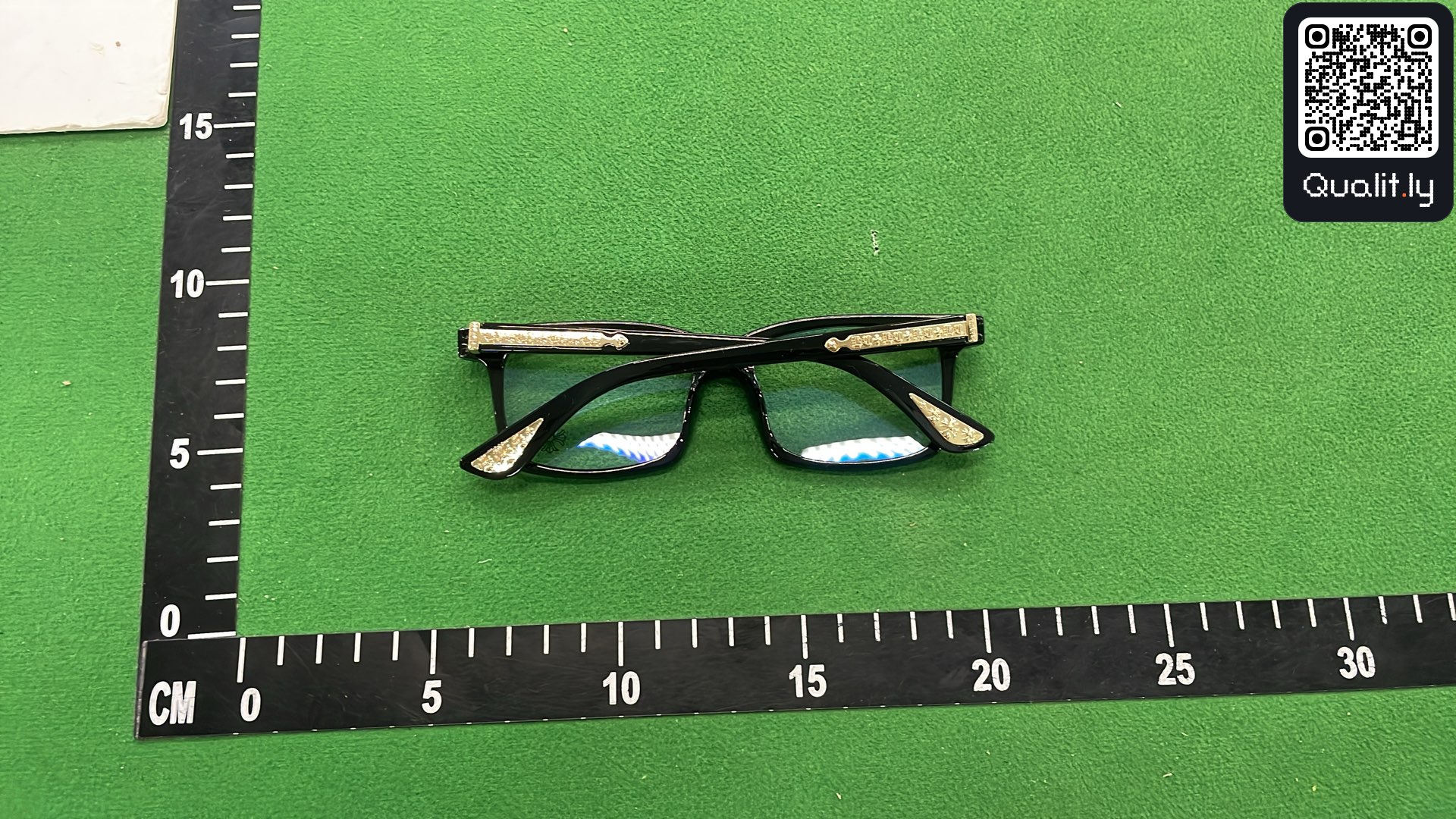 Okulary przeciwsłoneczne — zdjęcie QC 2 z 279
