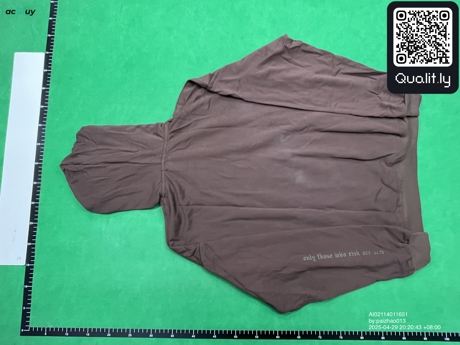 Short — photo QC 2 sur 28