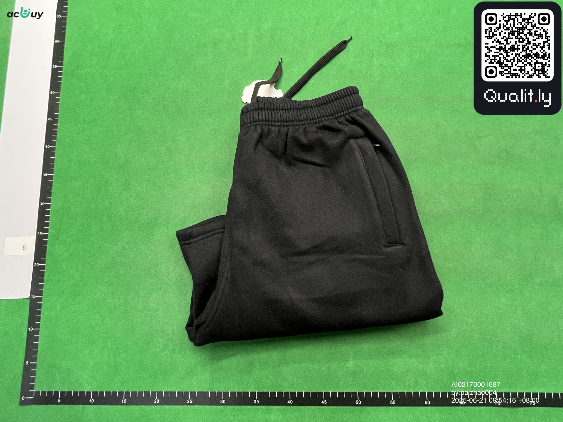 Pantaloni scurți — fotografie QC 1 din 28