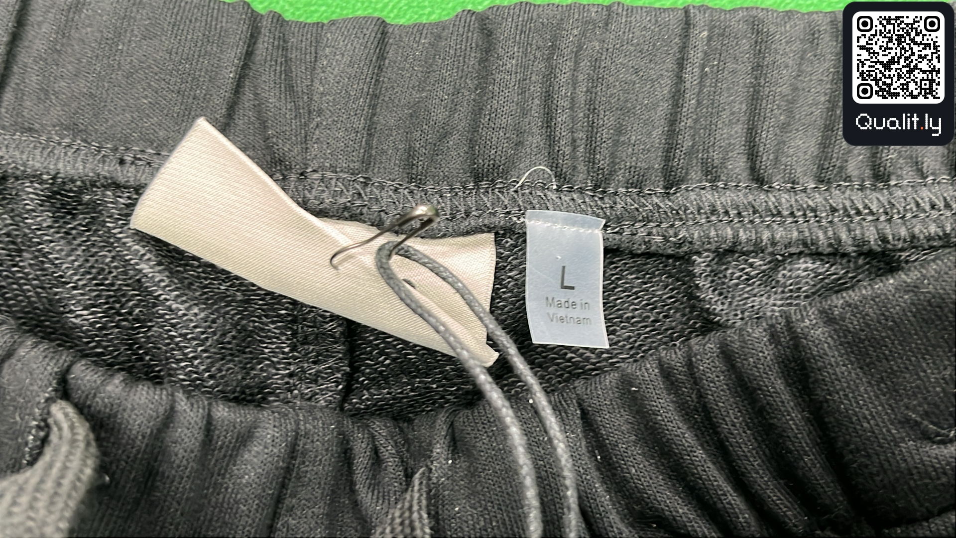 Shorts QC photo 1 of 32