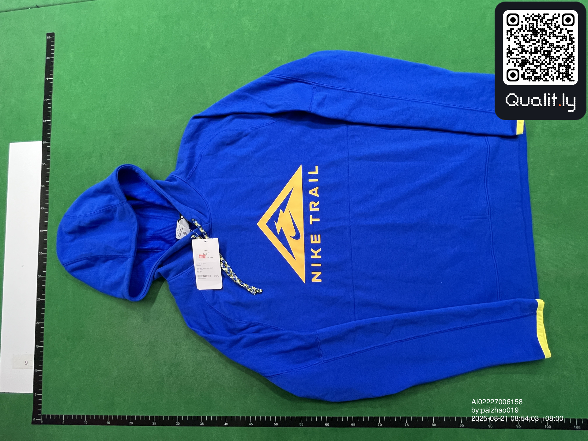 Bluza z kapturem — zdjęcie QC 3 z 4