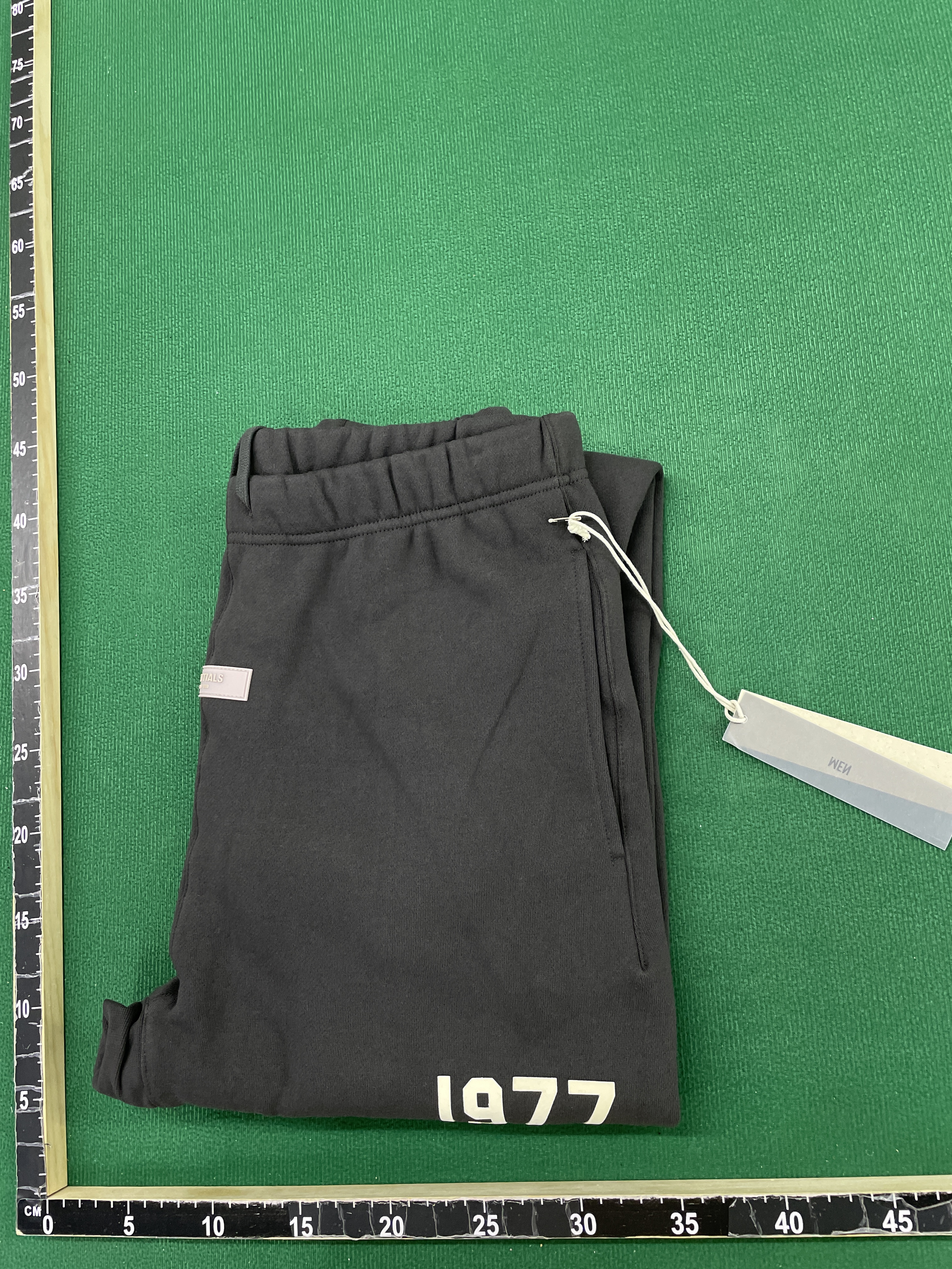 Pants QC photo 1 of 19