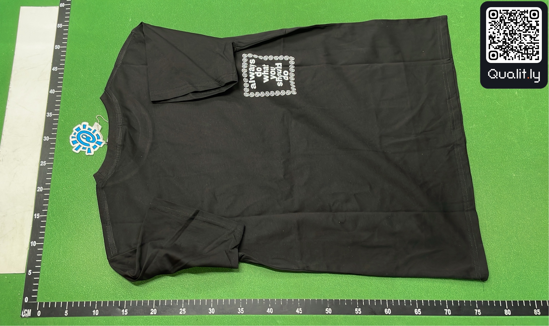 Hoodie QC photo 3 of 18