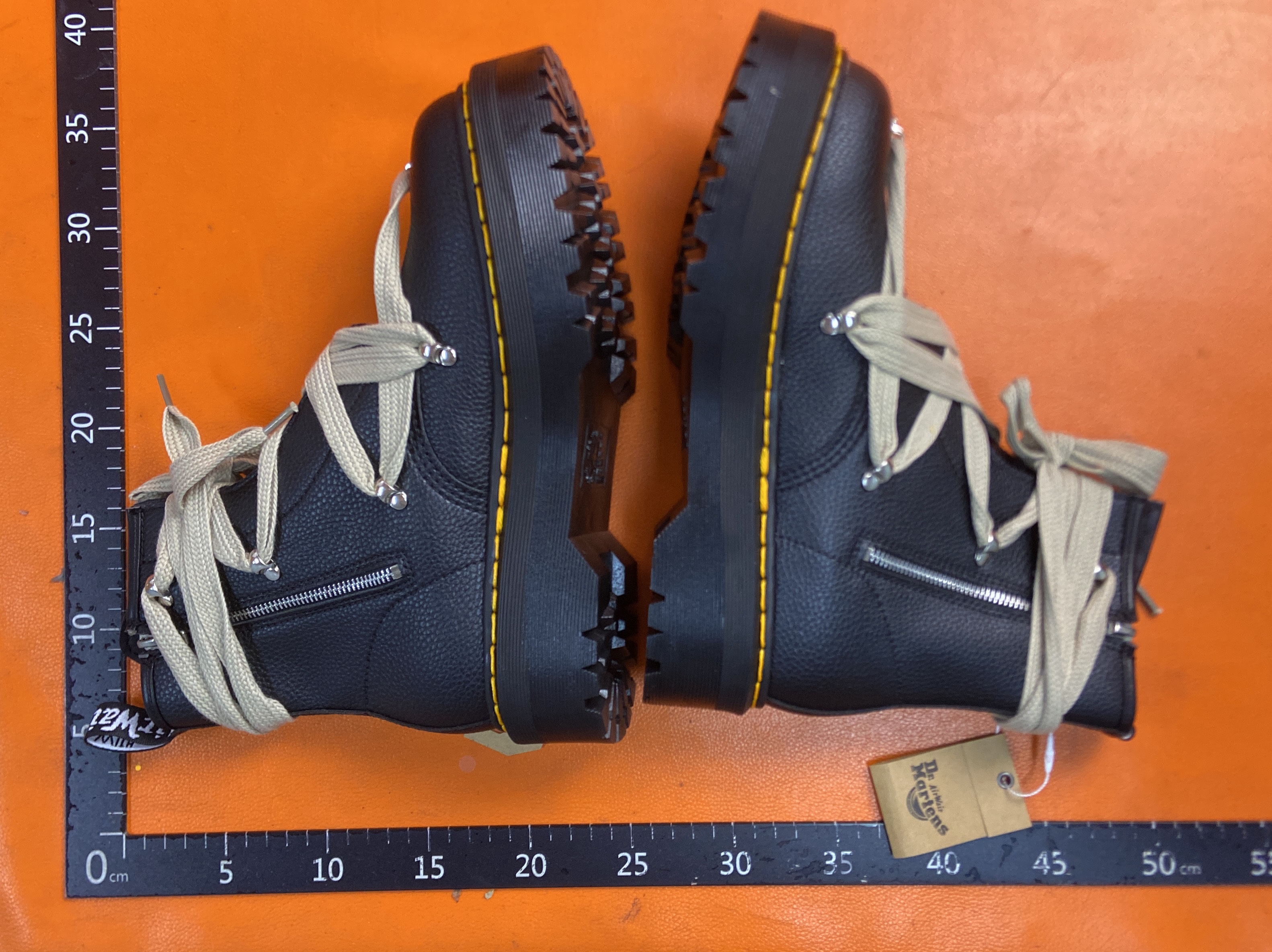 Sneakers — QC-foto 2 van 139