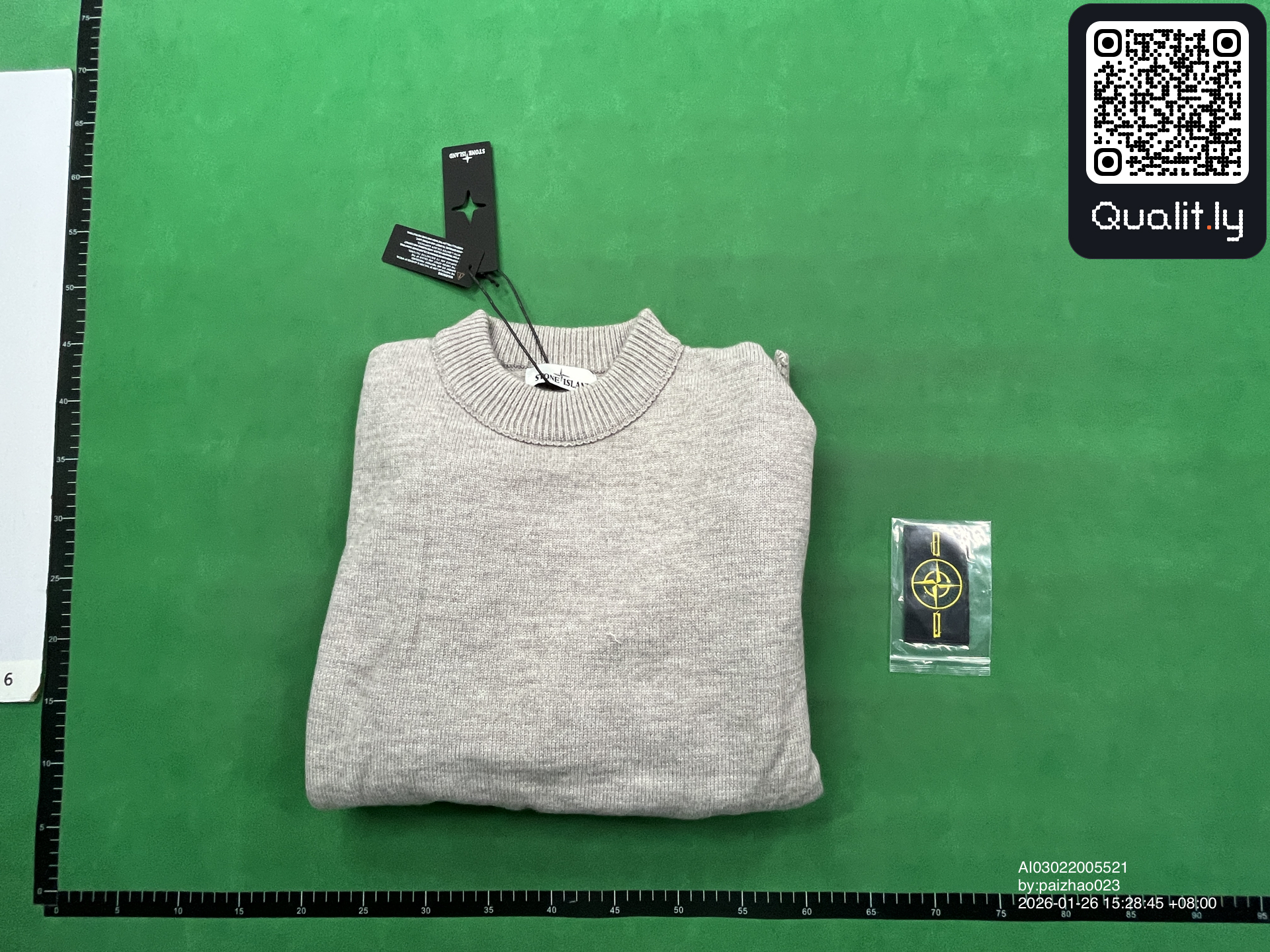 Sweat — photo QC 1 sur 26