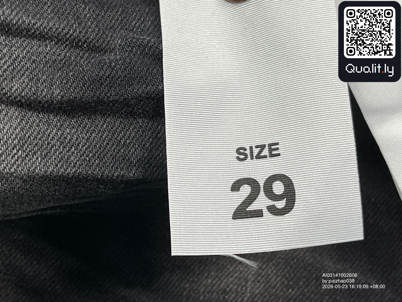Jeans — QC-foto 1 av 14