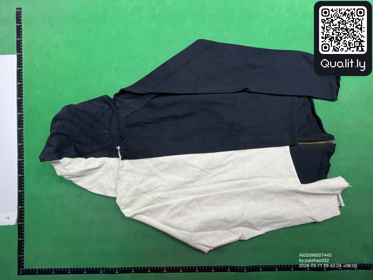 Hoodie — QC-foto 2 av 4