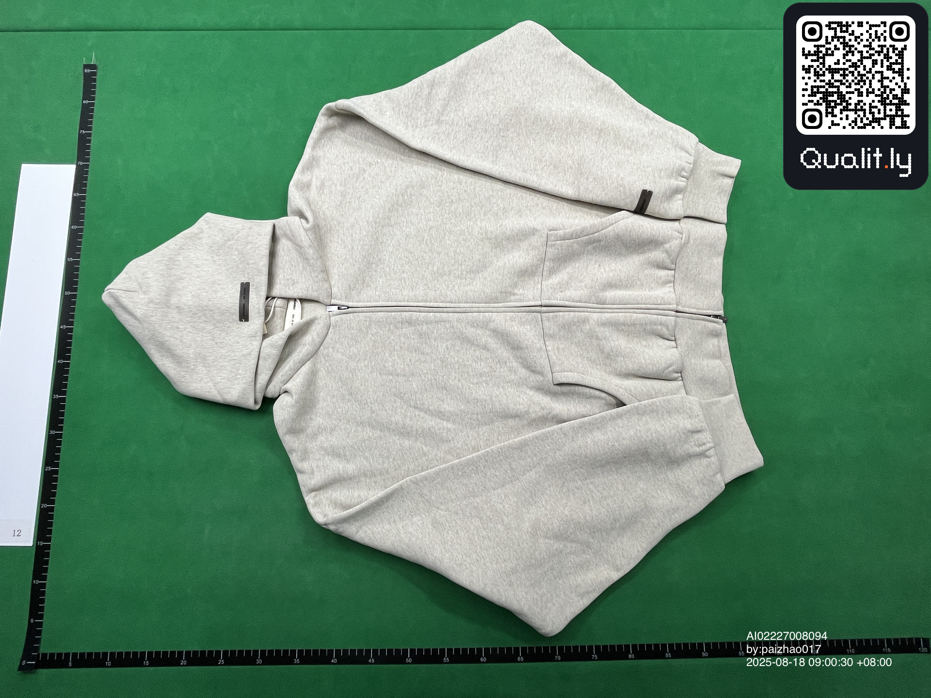 Felpa con cappuccio — foto QC 3 di 4