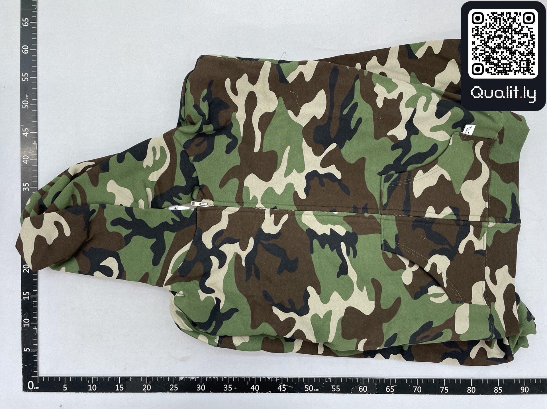 Hoodie QC photo 2 of 100