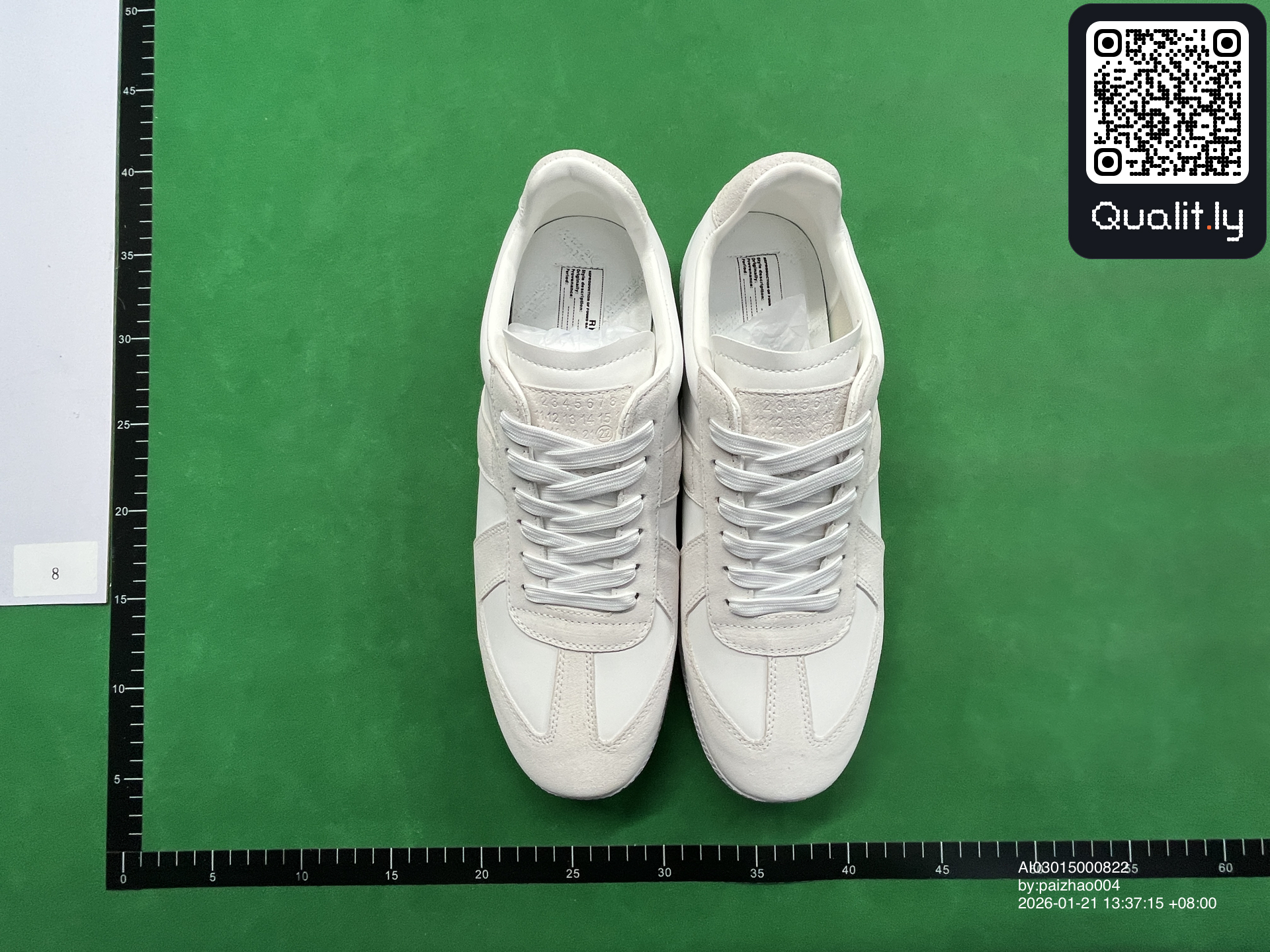 Sneakers — foto QC 1 di 6