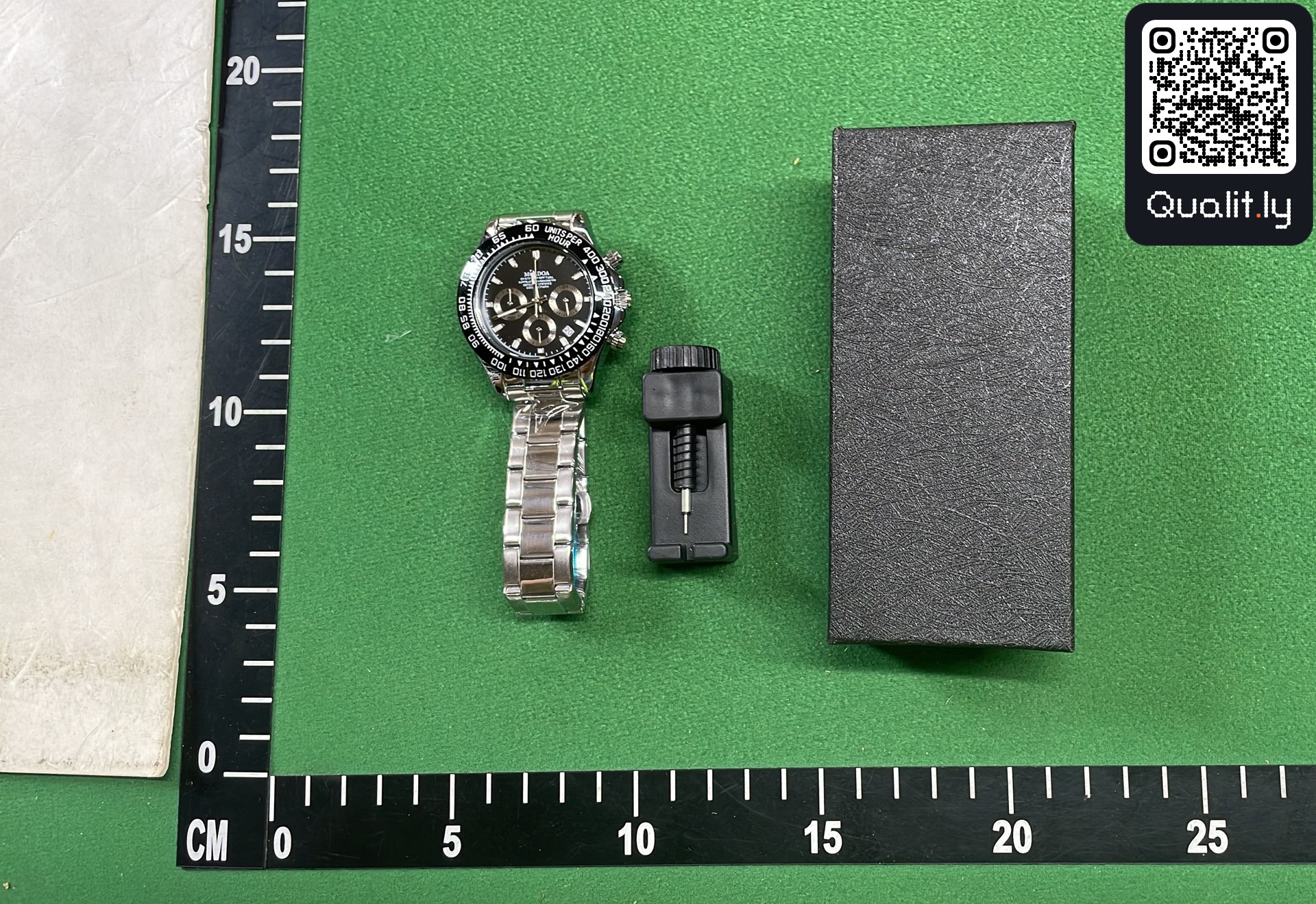 Uhr — QC-Foto 3 von 6