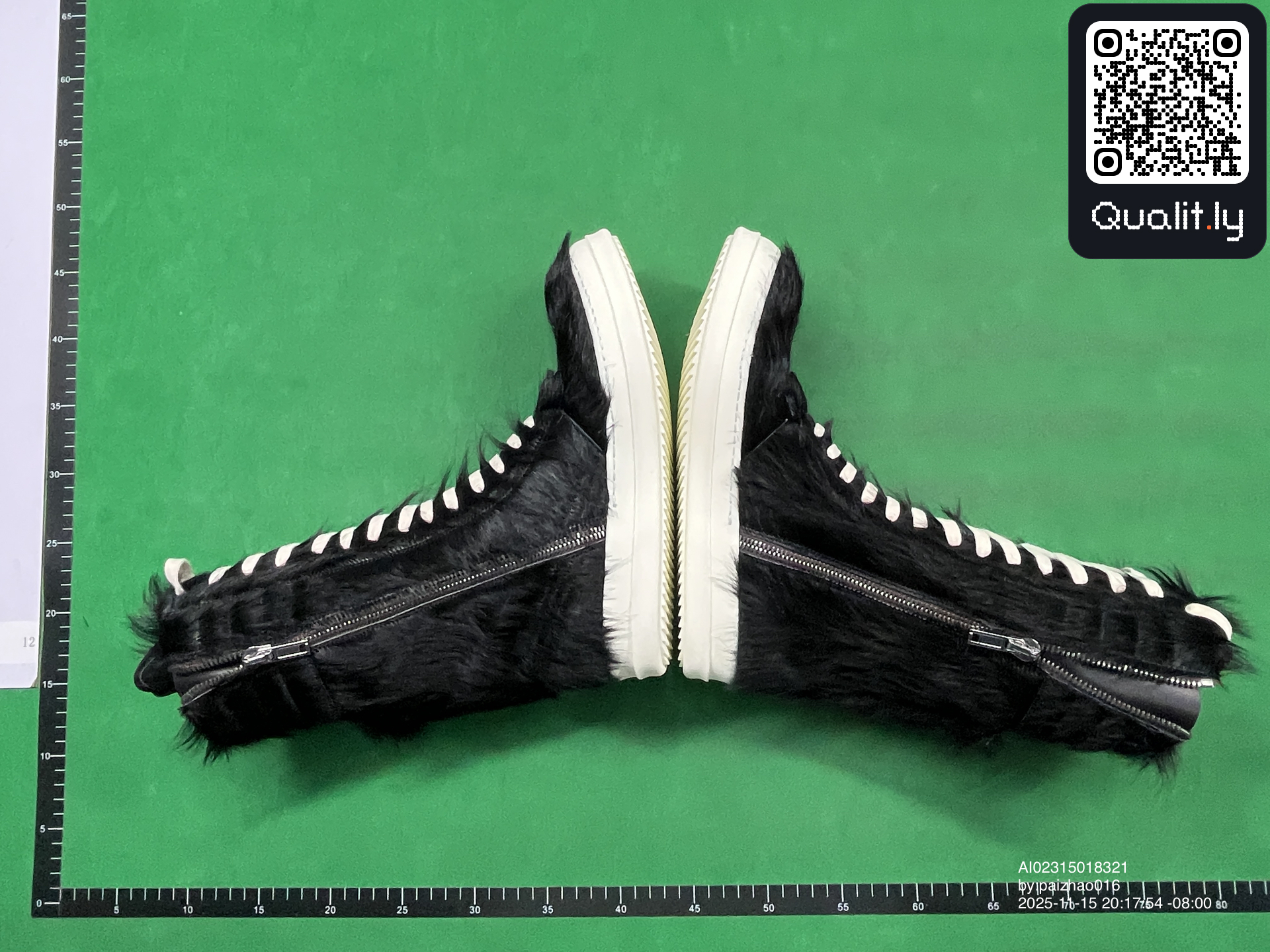 Sneakers — QC-foto 3 van 18