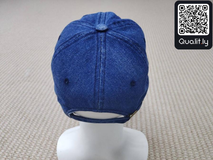 Pet — QC-foto 3 van 6