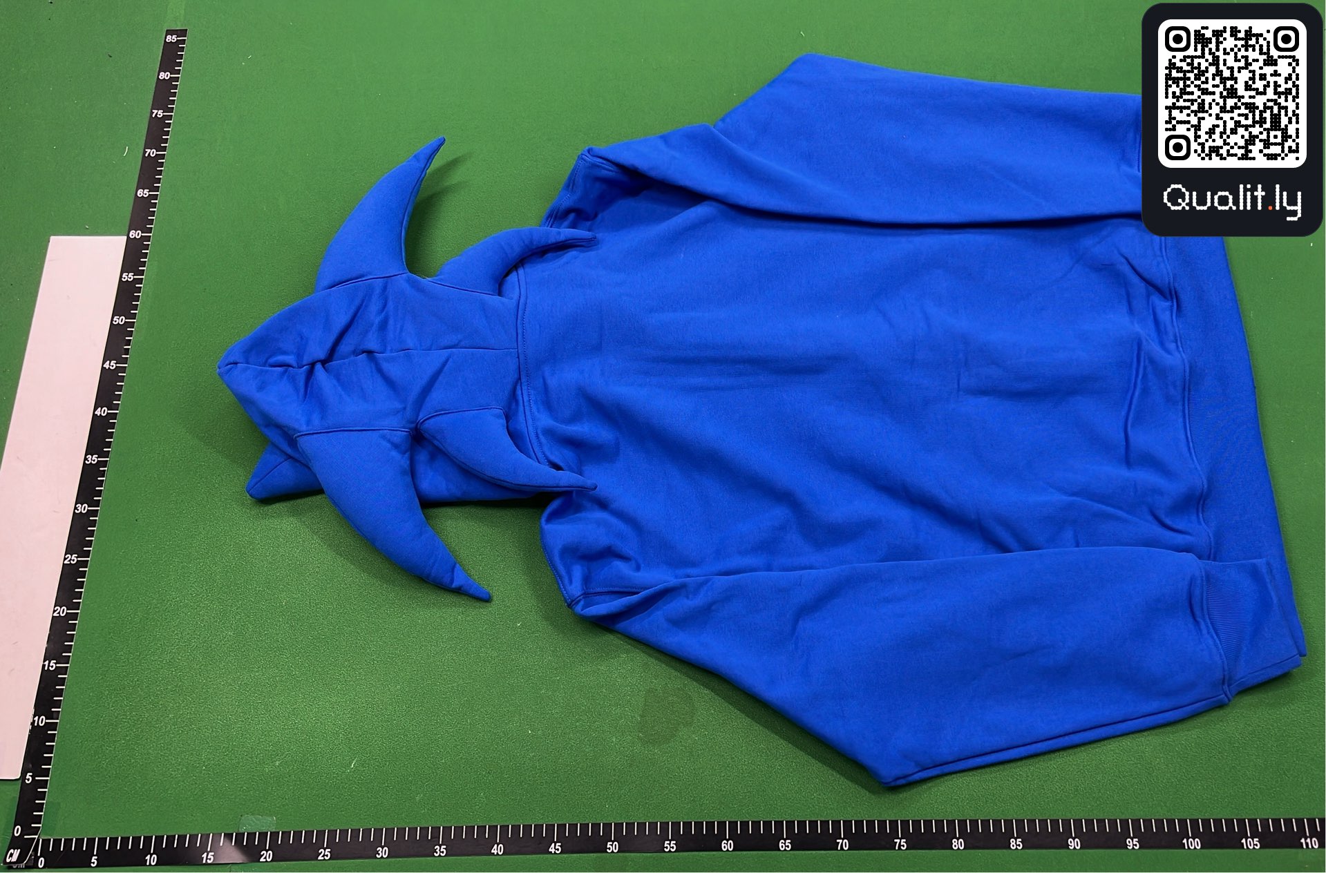 Sweater — QC-foto 3 van 4