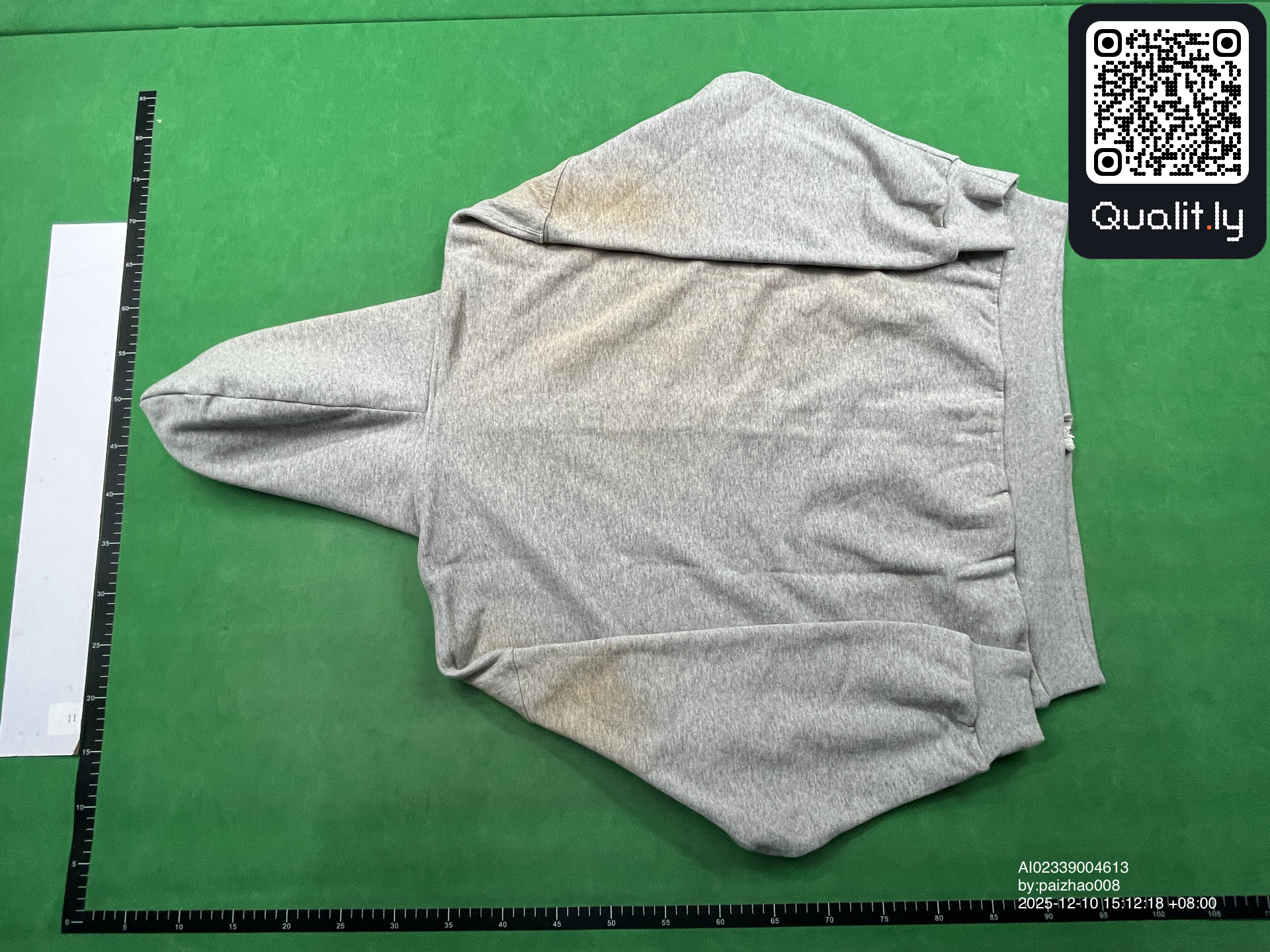 Felpa con cappuccio — foto QC 2 di 4