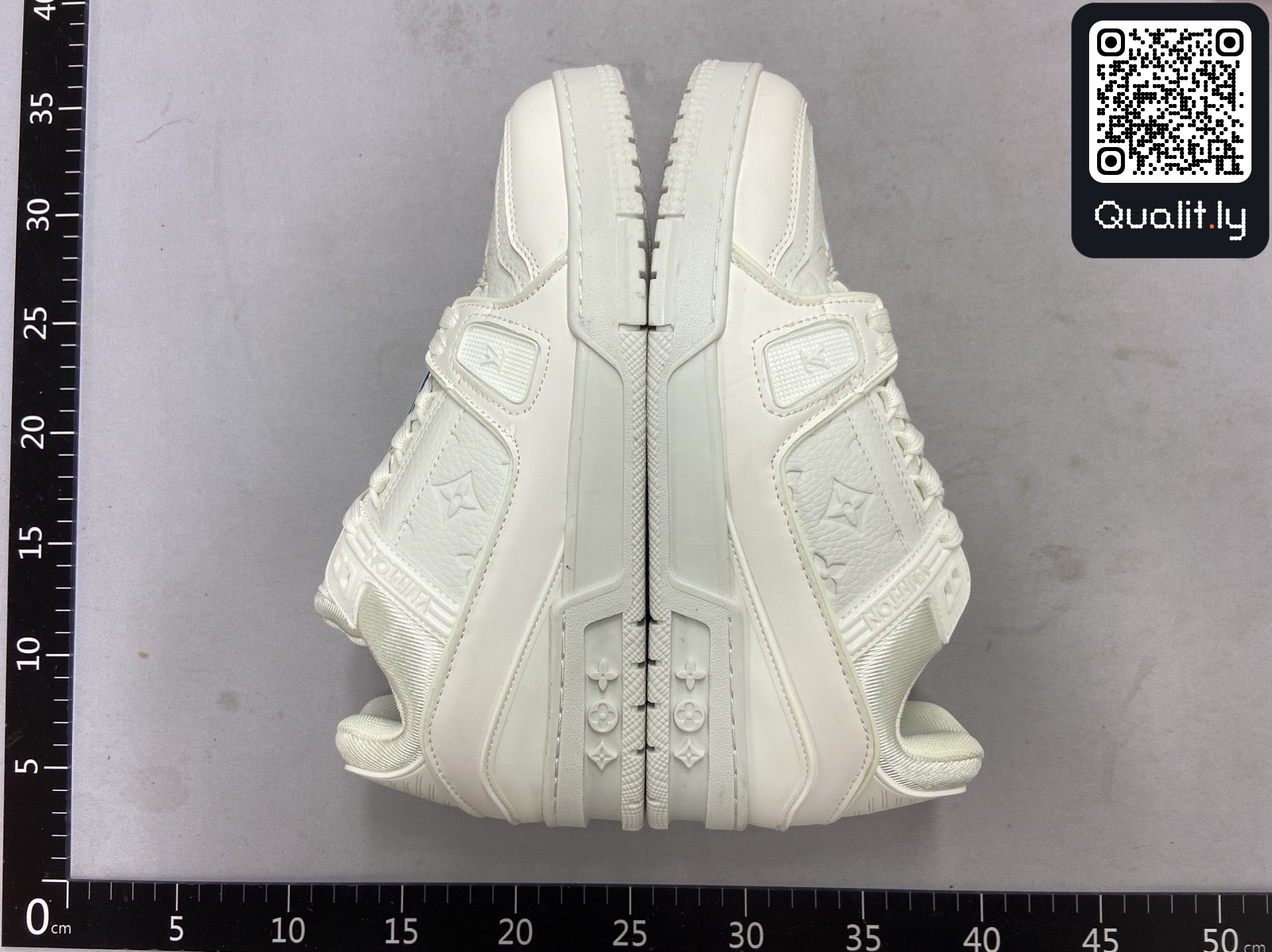 Sneakers QC photo 3 of 12