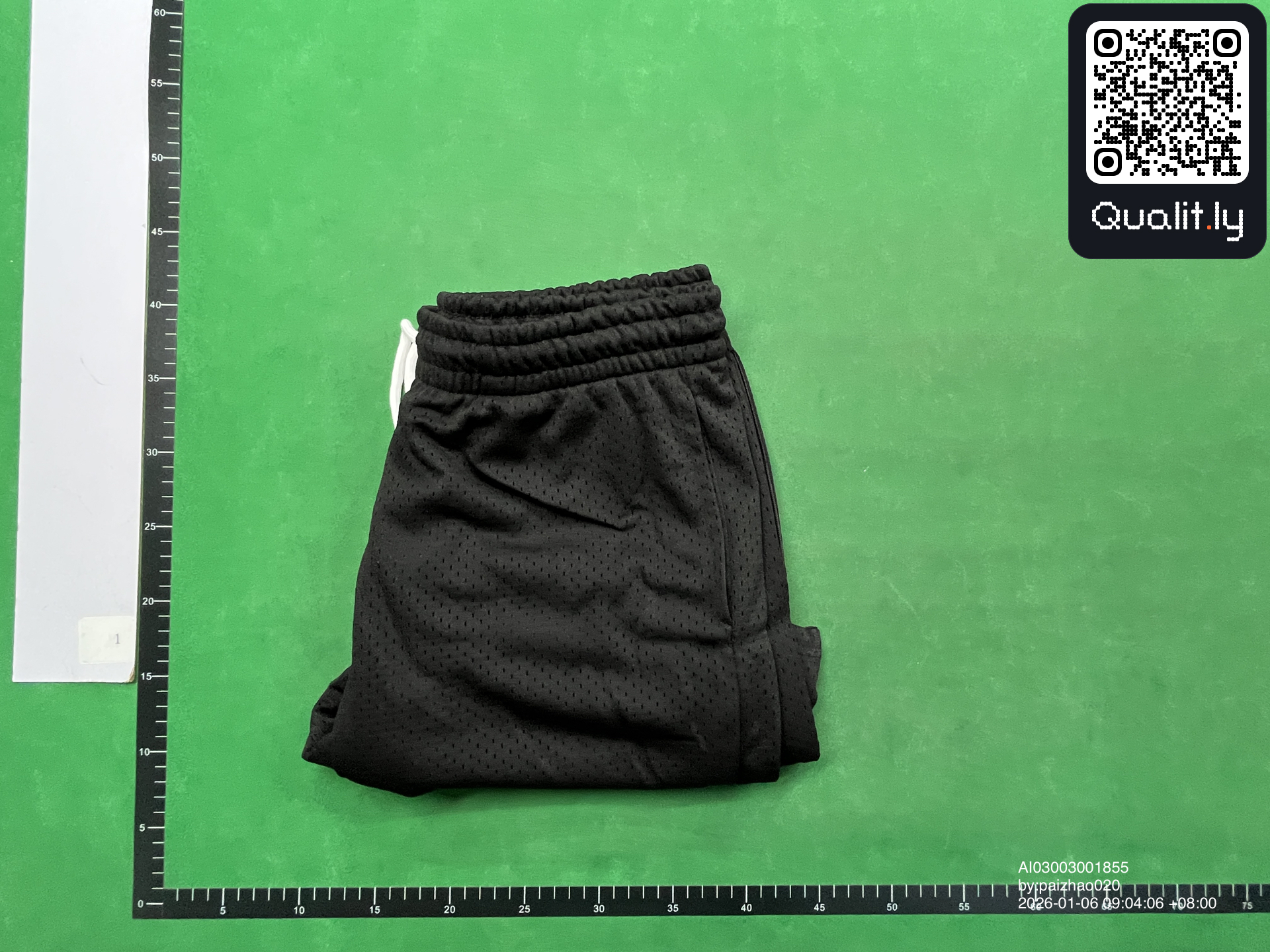 Shorts QC photo 1 of 26