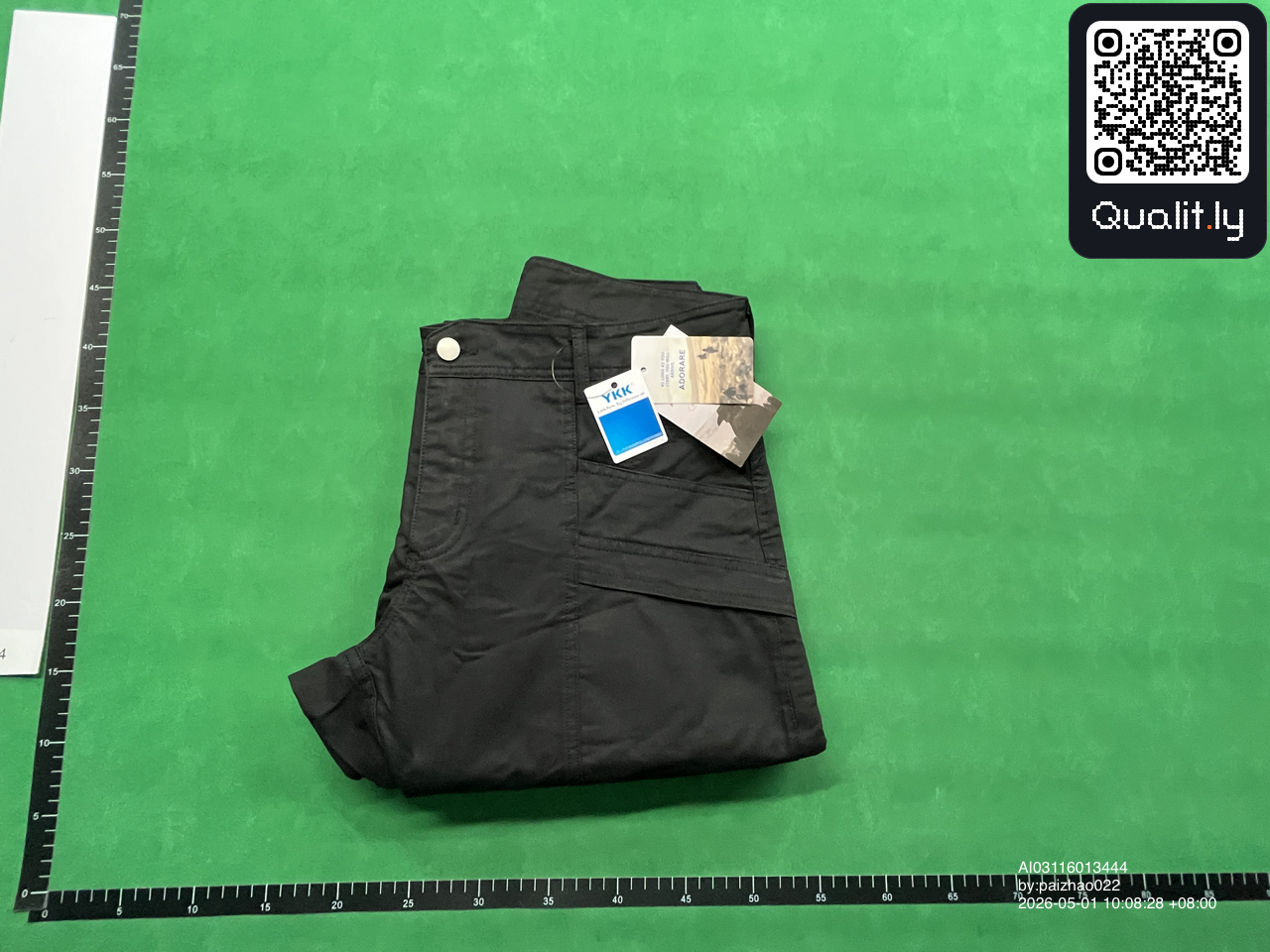 Pantaloni — foto QC 1 di 10