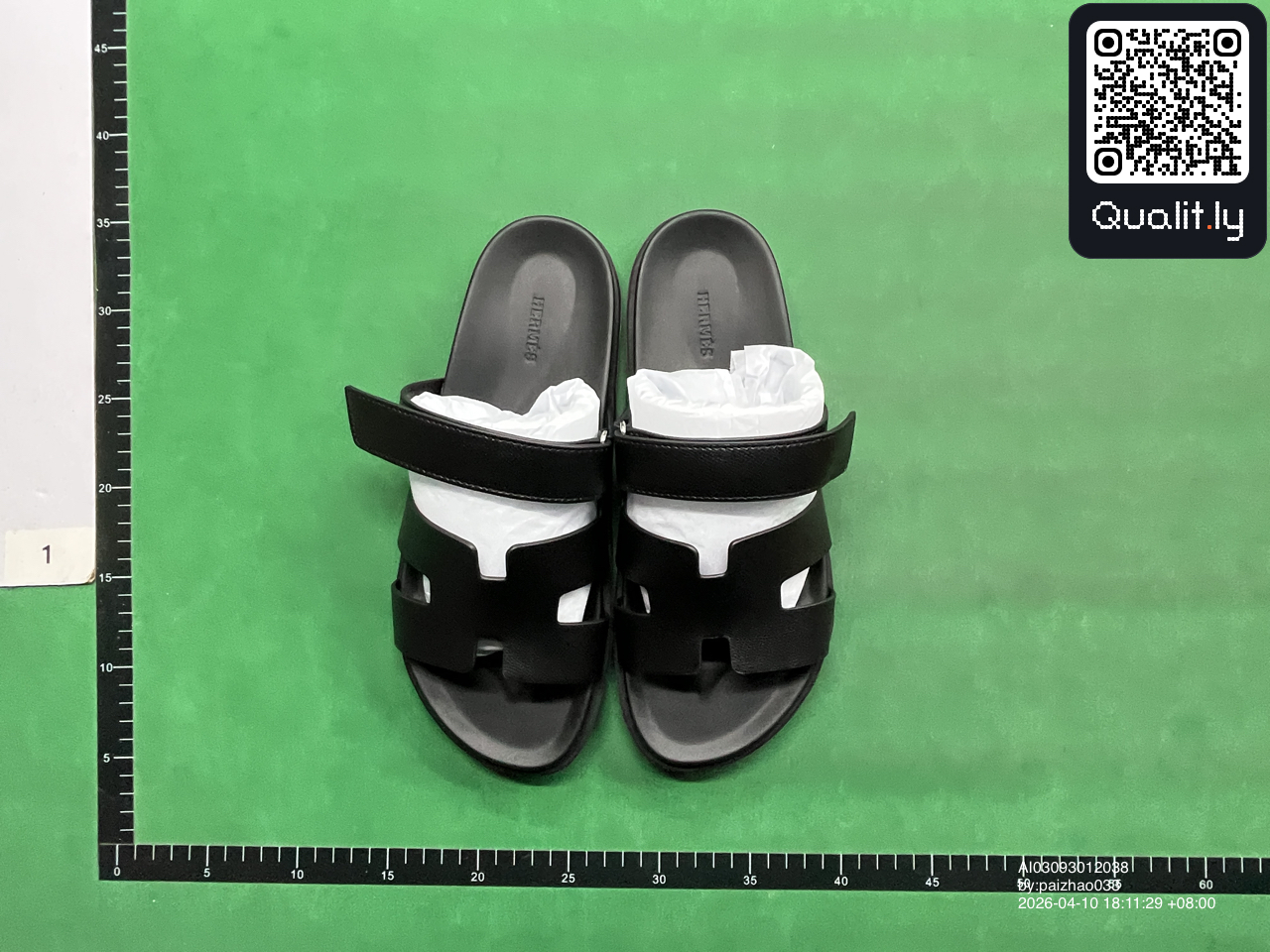 Claquettes — photo QC 2 sur 30