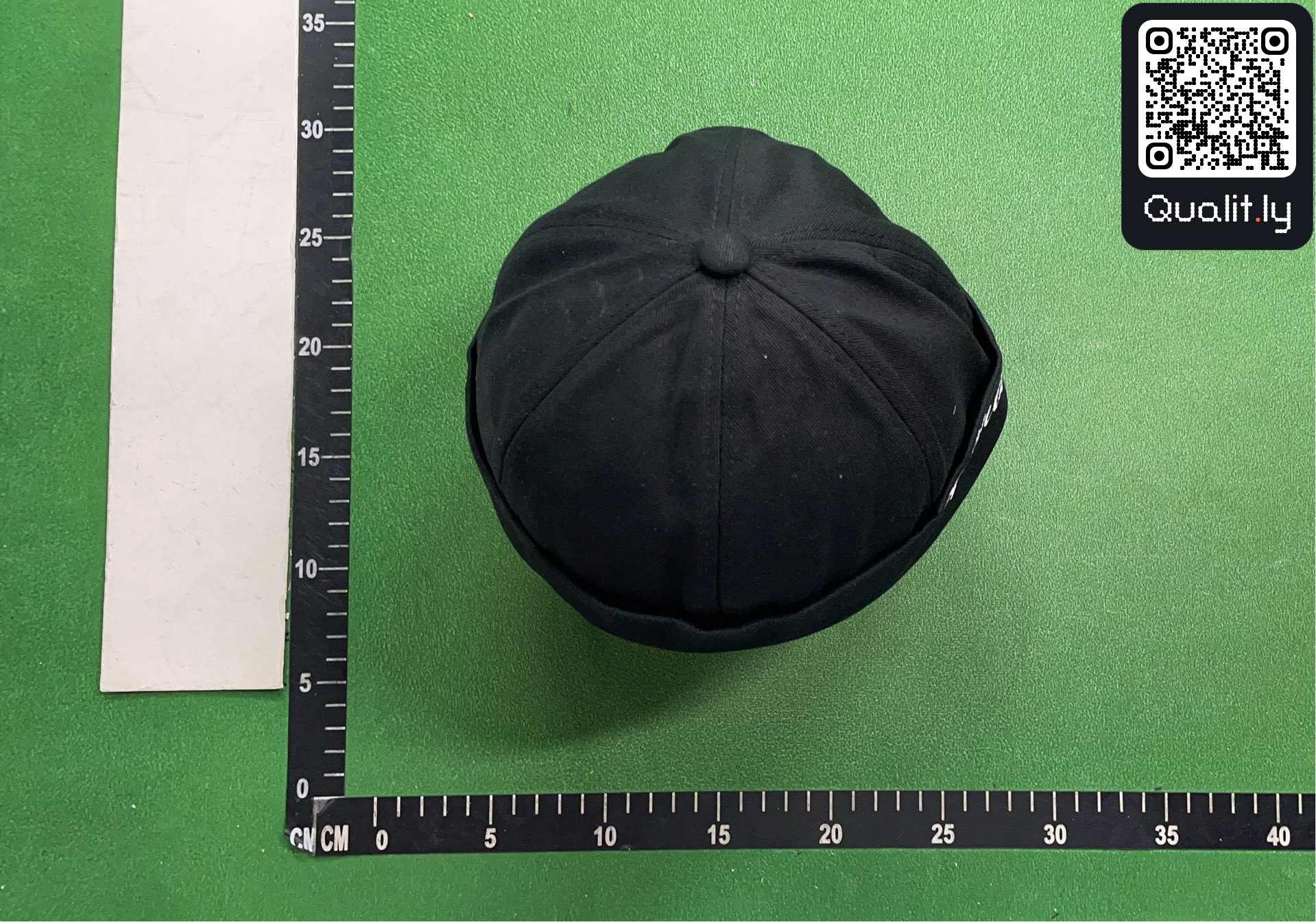 Czapka z daszkiem — zdjęcie QC 1 z 3