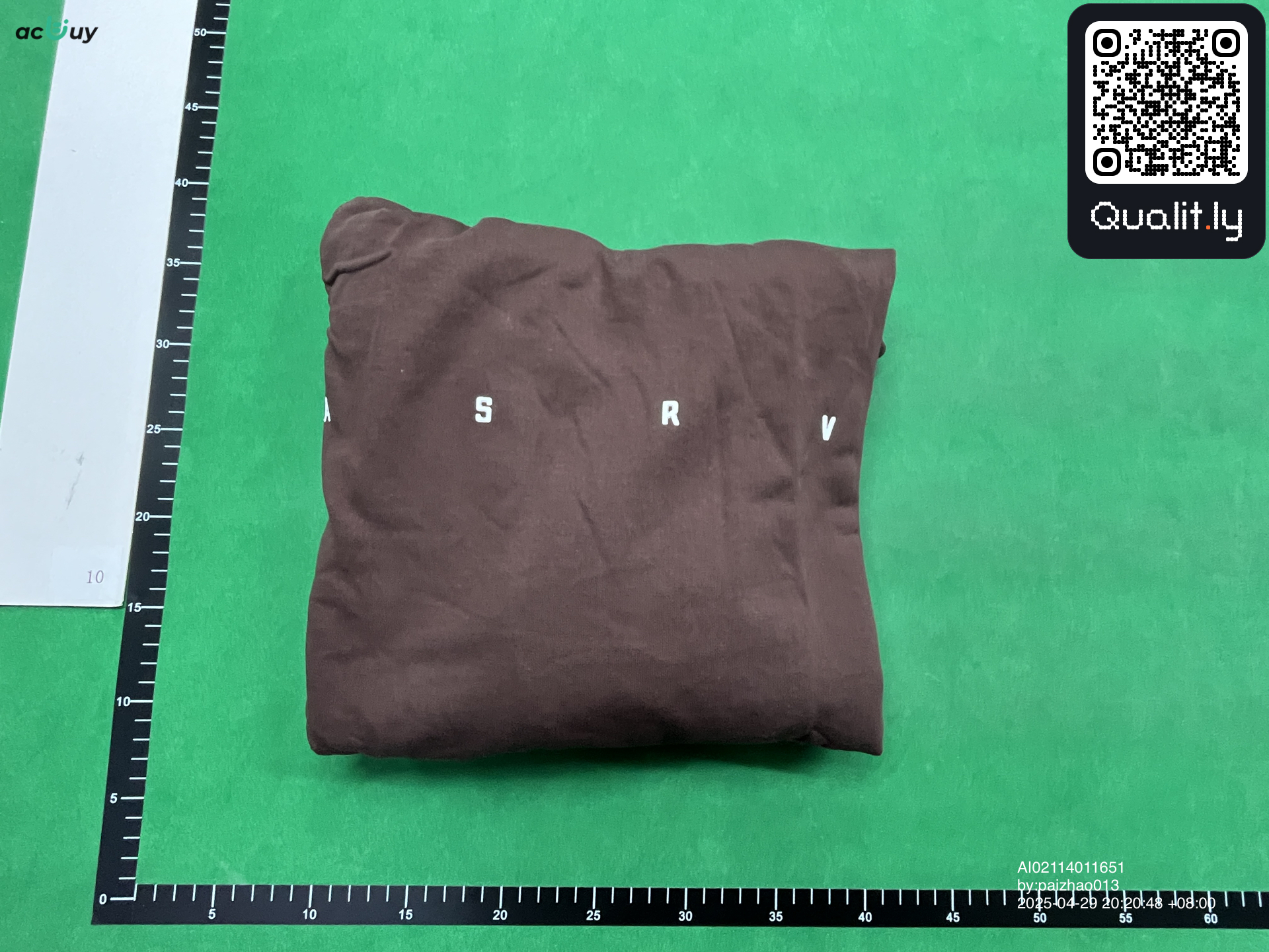 Short — photo QC 1 sur 28