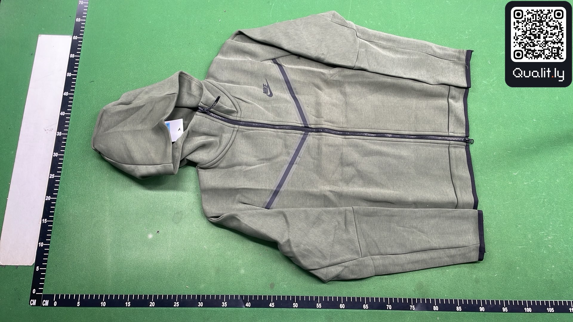 长裤 QC 照片 2 / 99