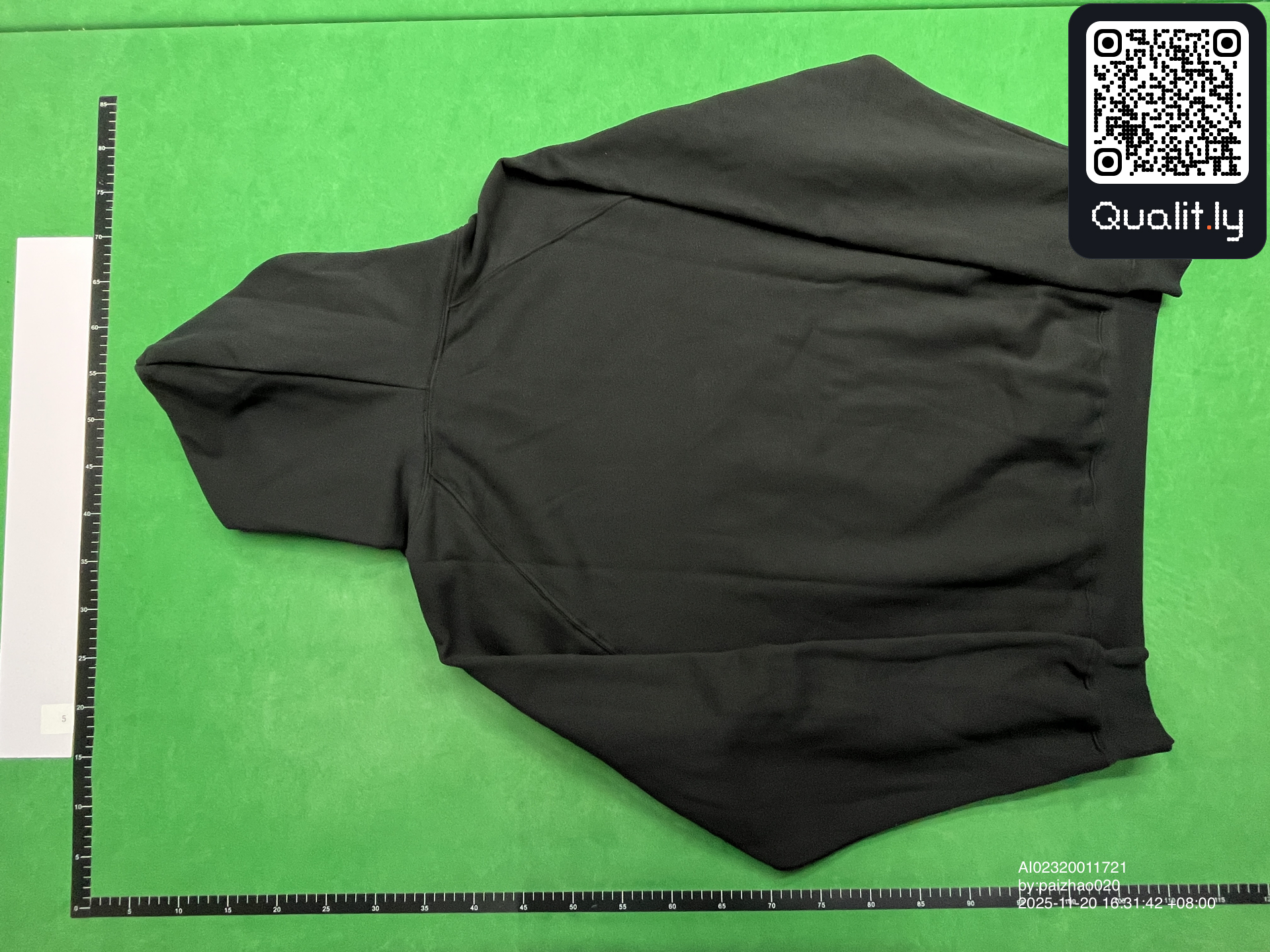 Hoodie — QC-foto 2 van 4