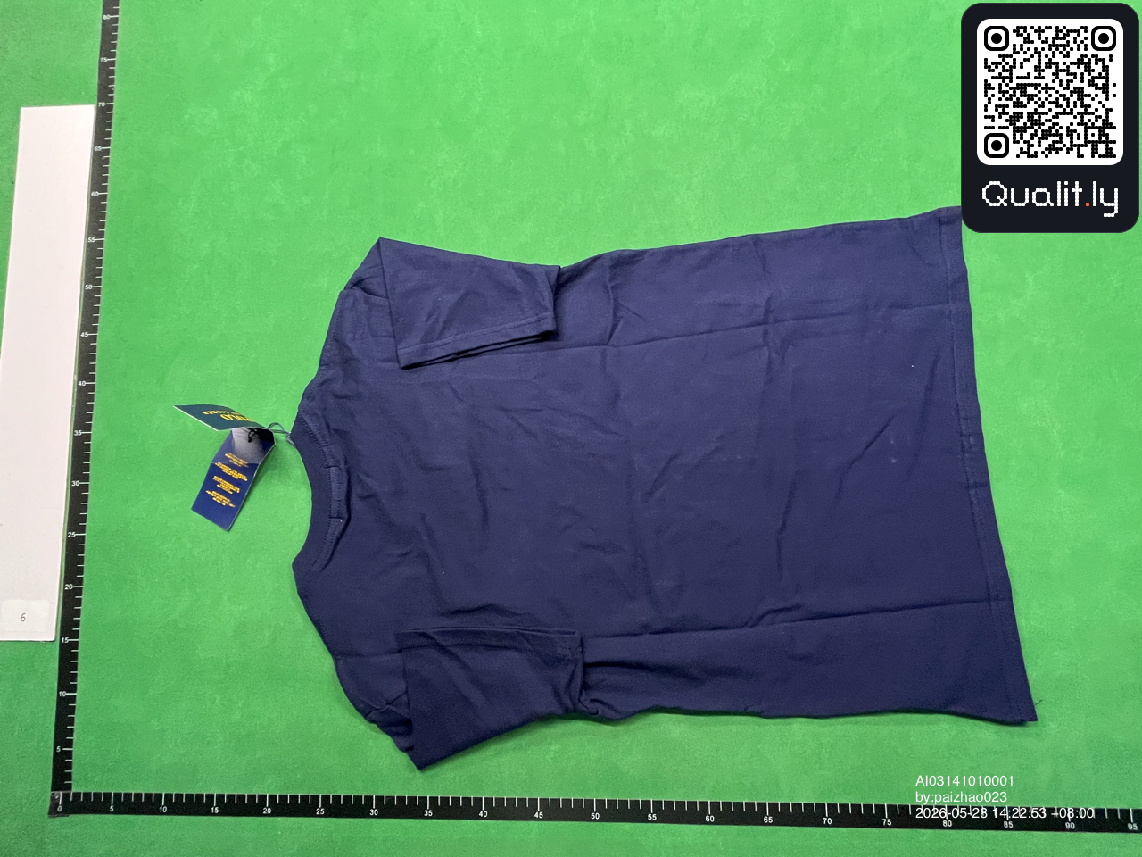 Camiseta — foto QC 2 de 8