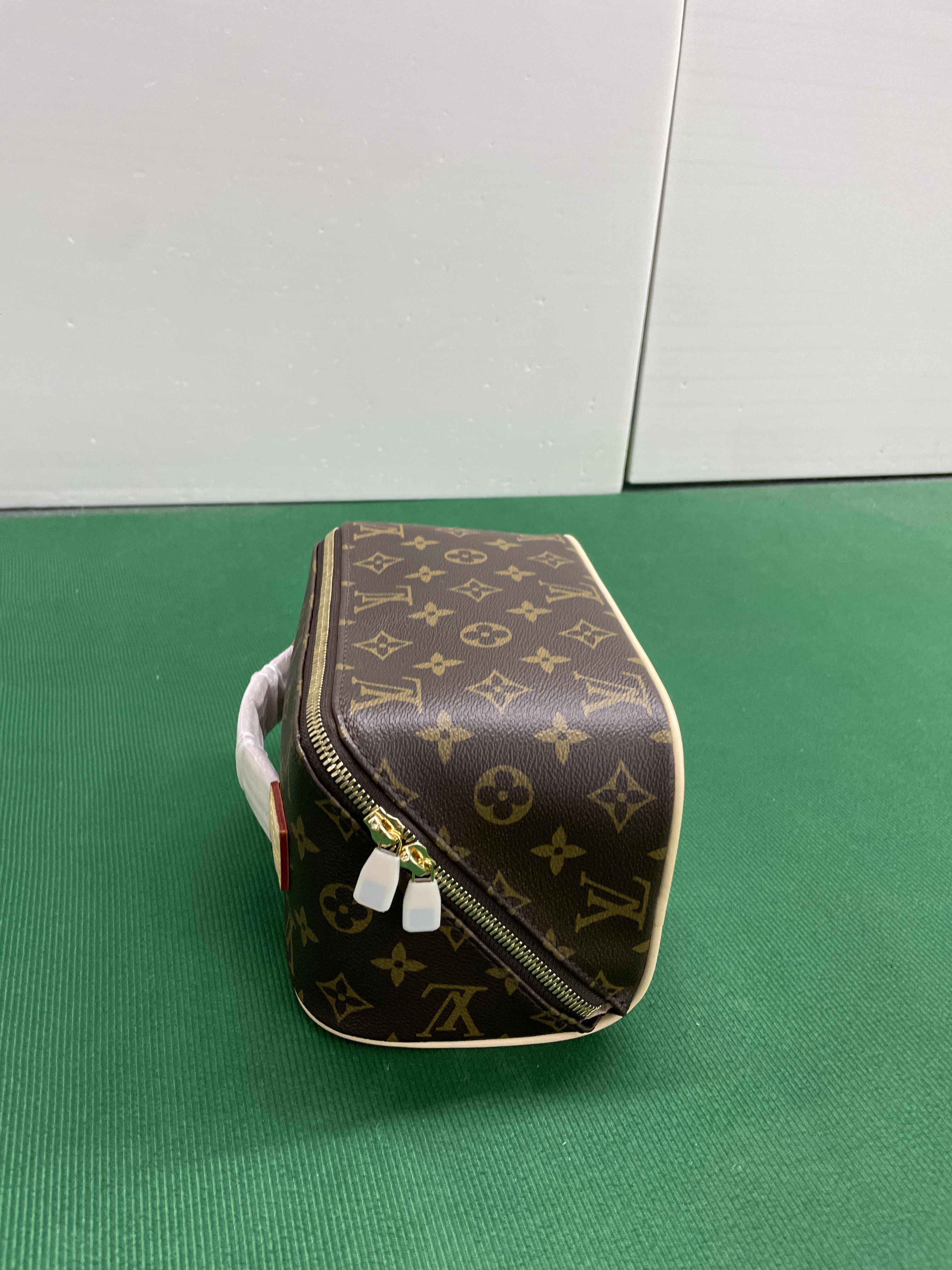 Bag QC photo 2 of 5