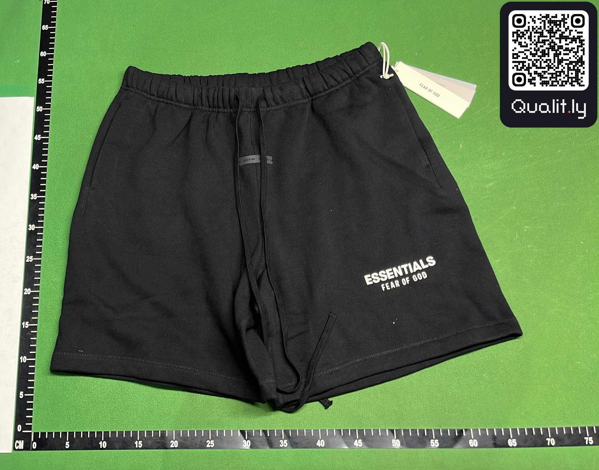 Shorts QC photo 2 of 74