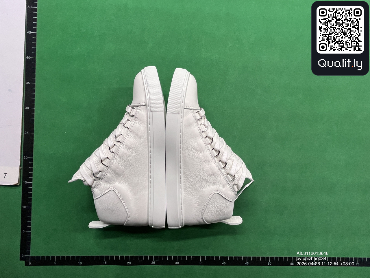 Sneakers — foto QC 3 di 48