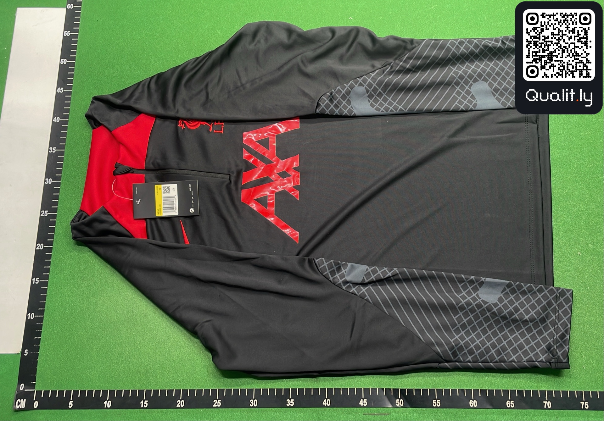 Pants QC photo 2 of 49