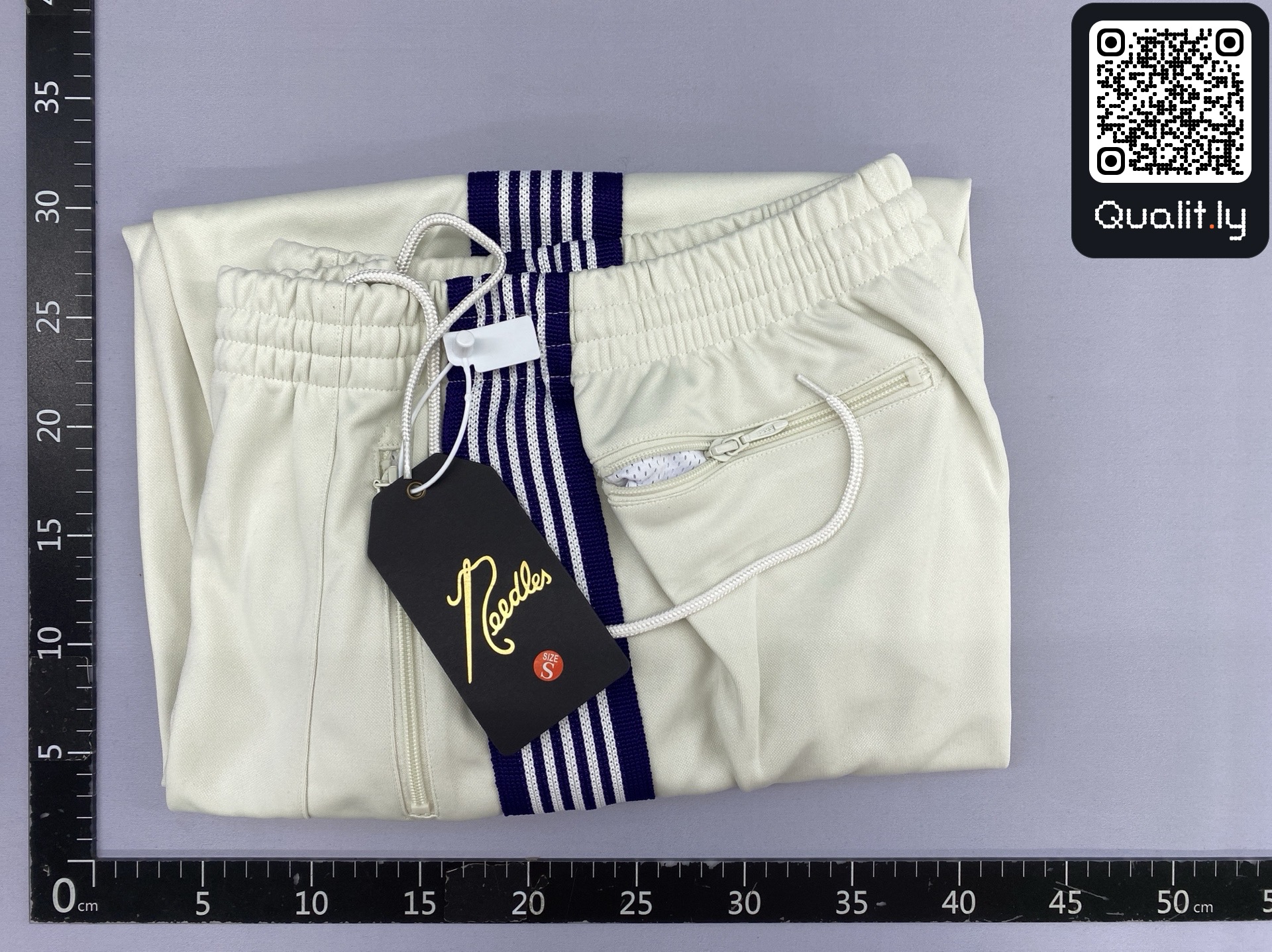 Pants QC photo 1 of 149