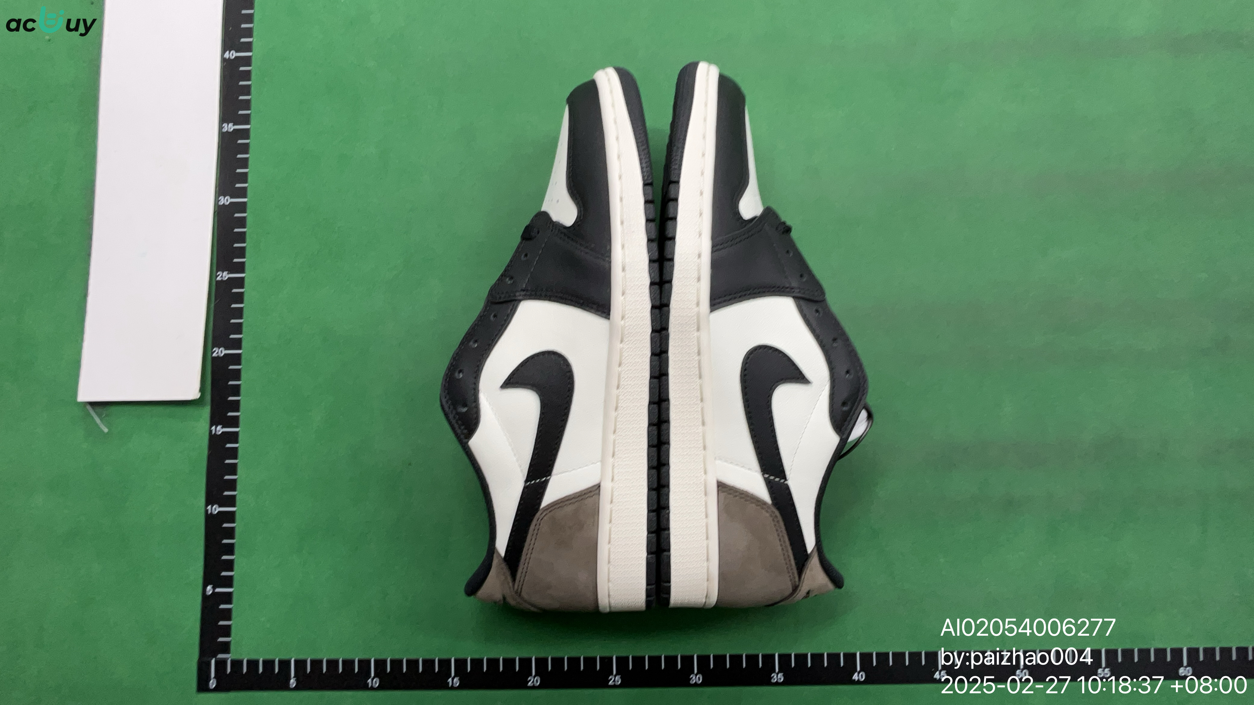 Sneakers QC photo 2 of 26