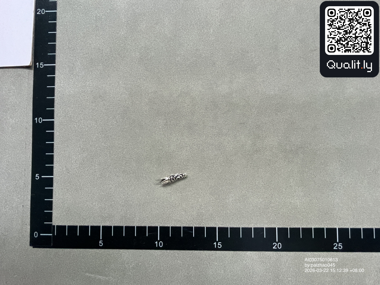 Sneakers QC photo 2 of 9