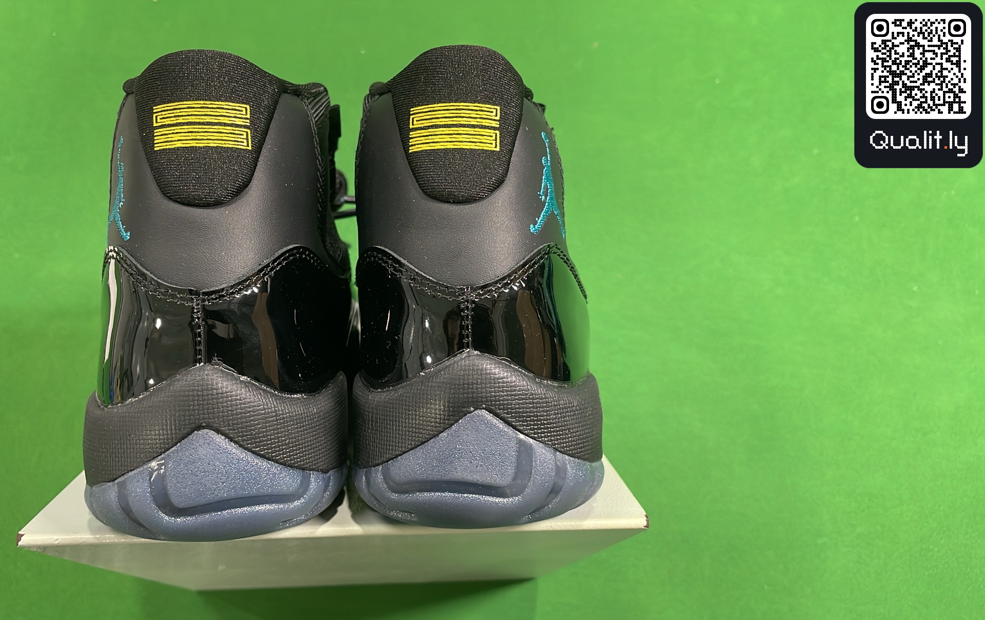 Sneakers — QC-foto 3 van 6