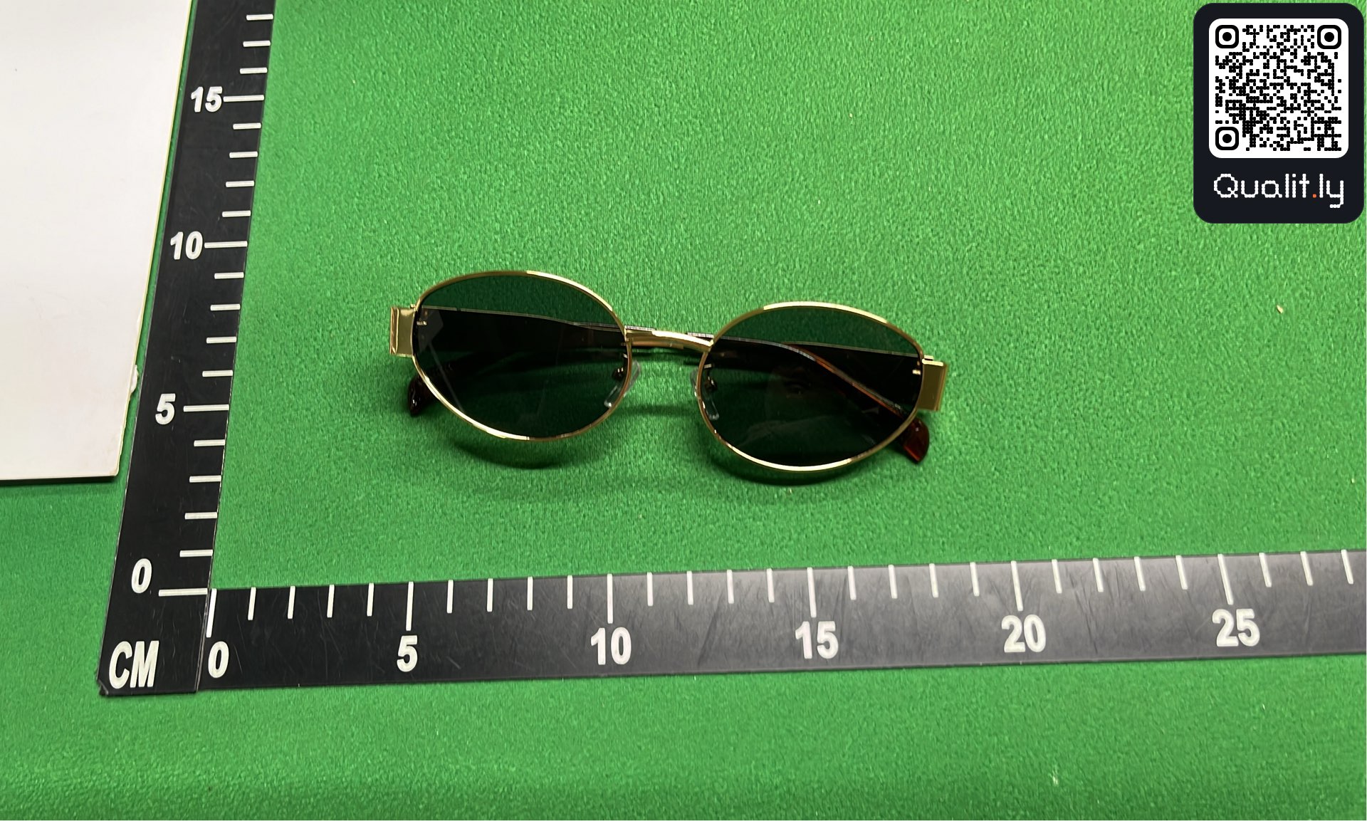 Sonnenbrille — QC-Foto 1 von 10