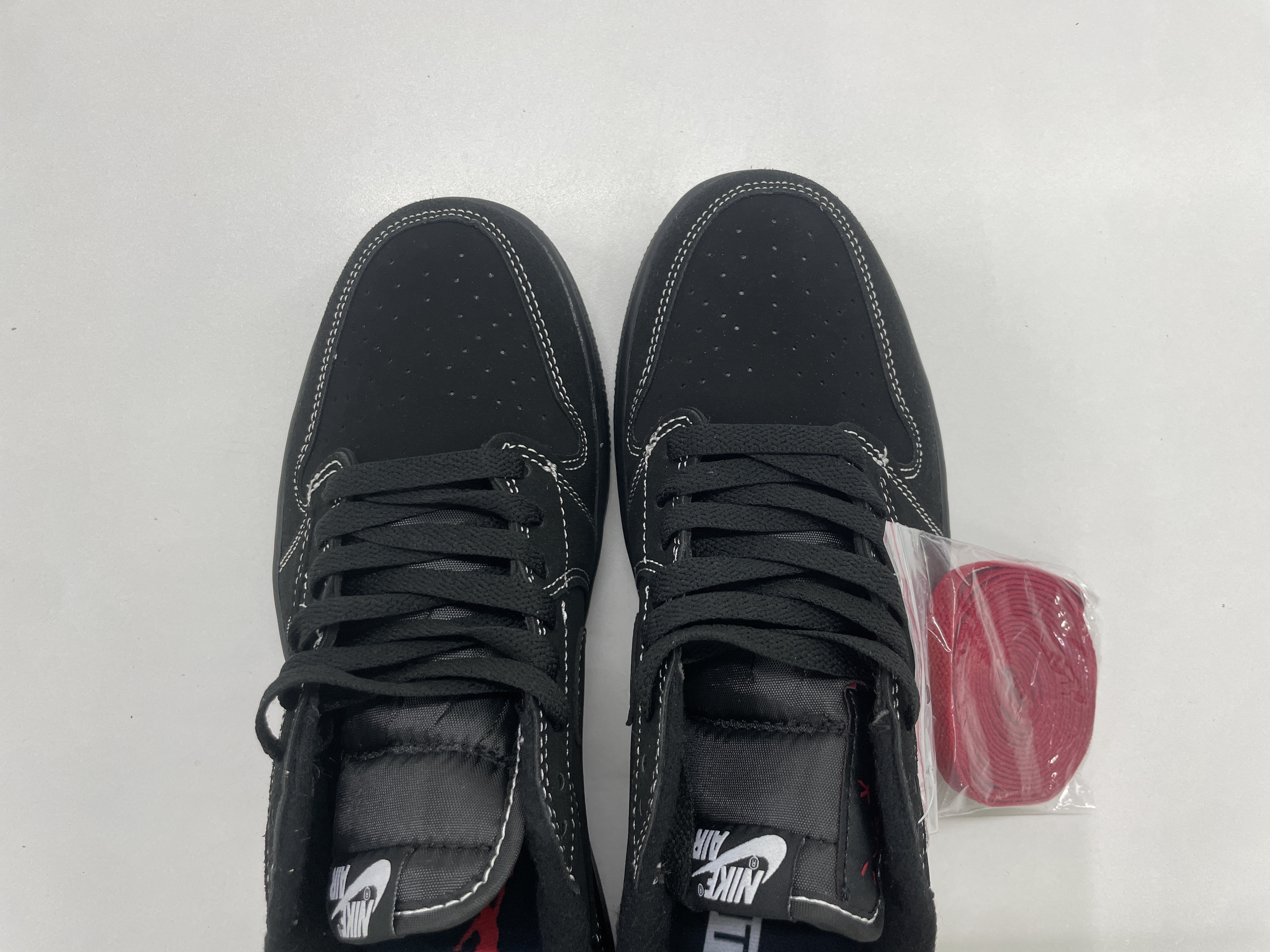 Sneakers QC photo 2 of 24