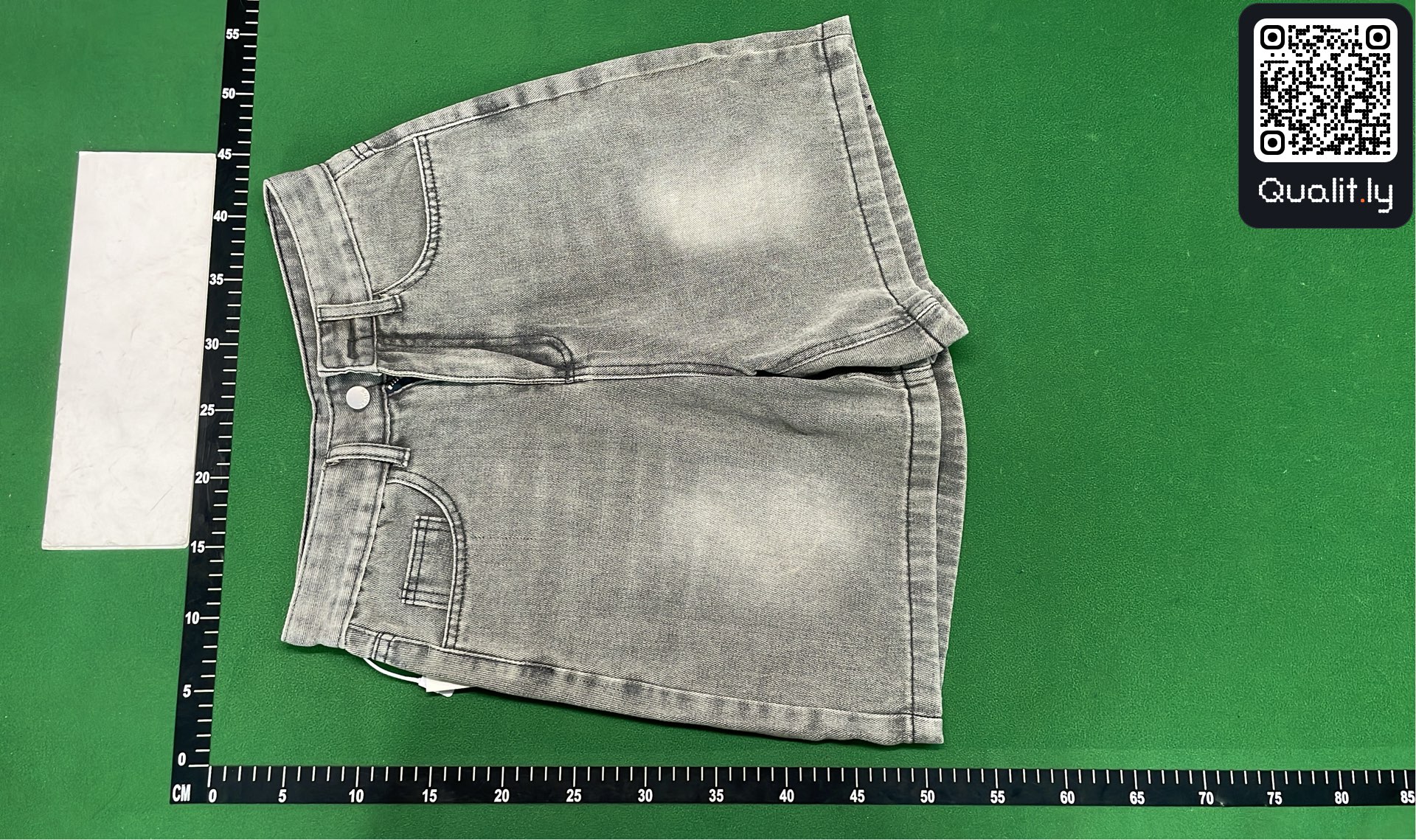 Jeans — foto QC 2 di 12