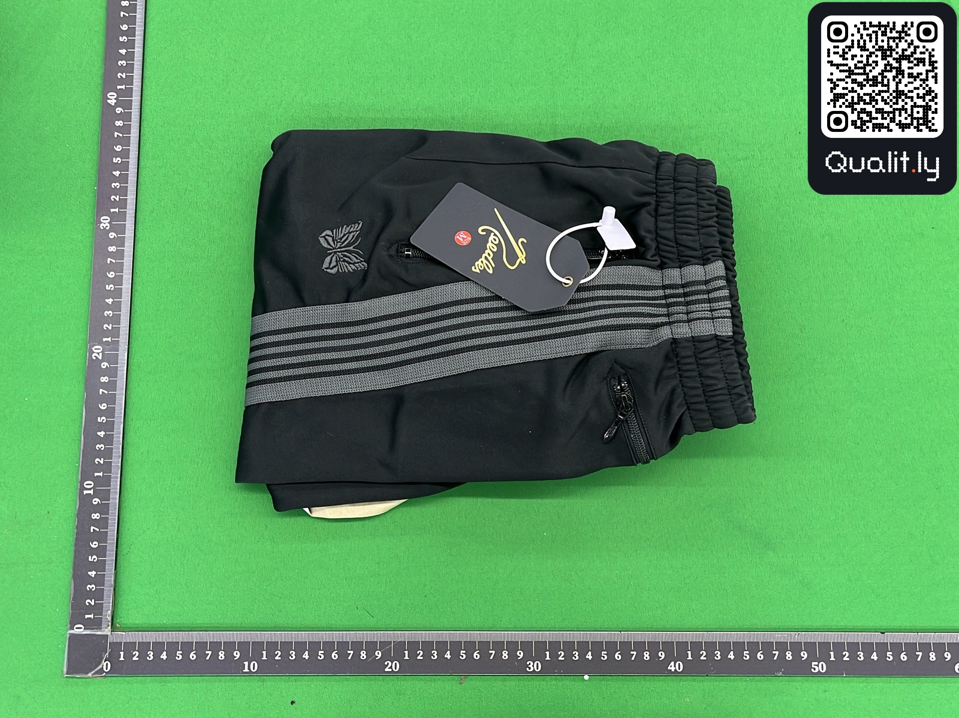 短裤 QC 照片 1 / 14
