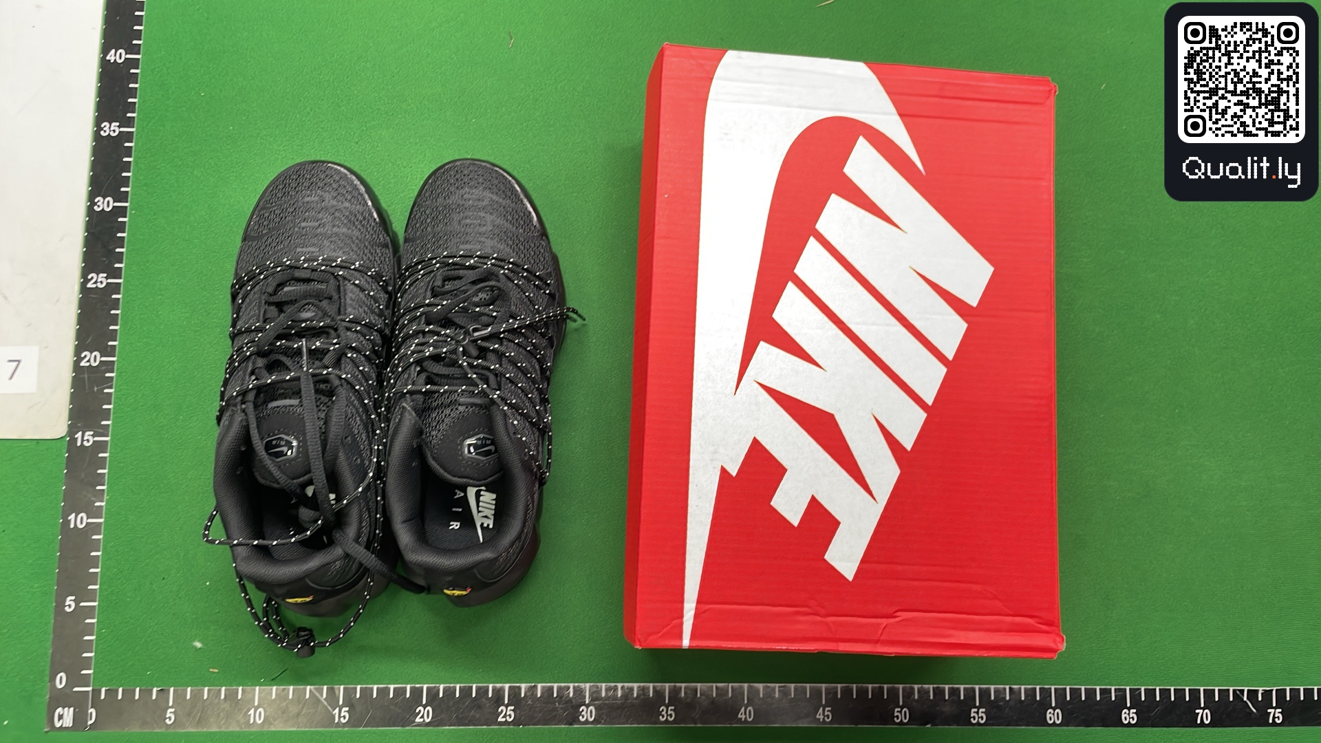 Sneakers QC photo 1 of 6