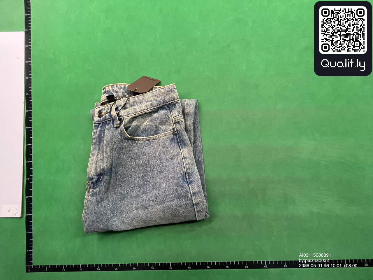 Jeansy — zdjęcie QC 1 z 16